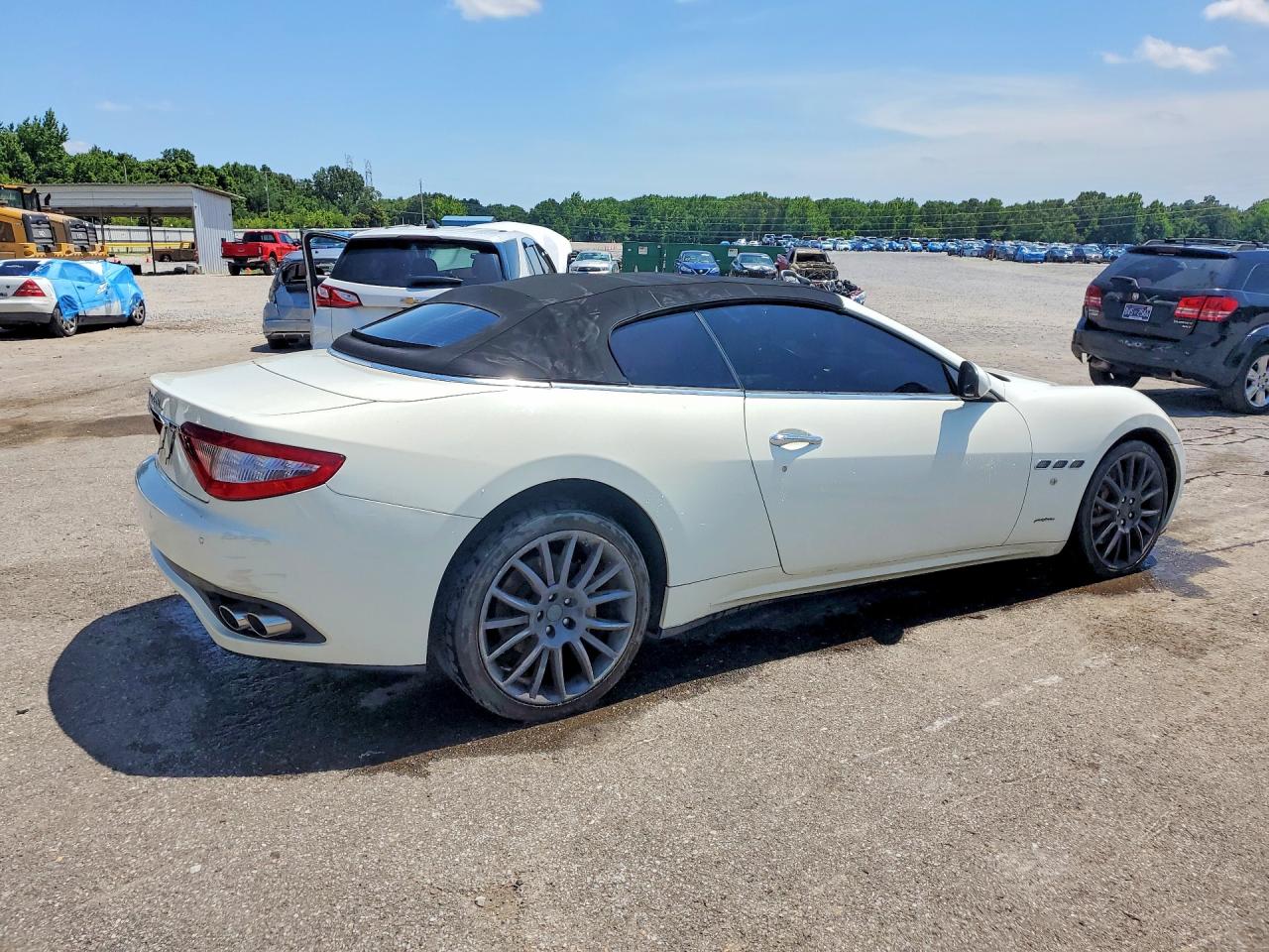 2013 Maserati Granturismo S White vin: ZAM45MMA4D0068445