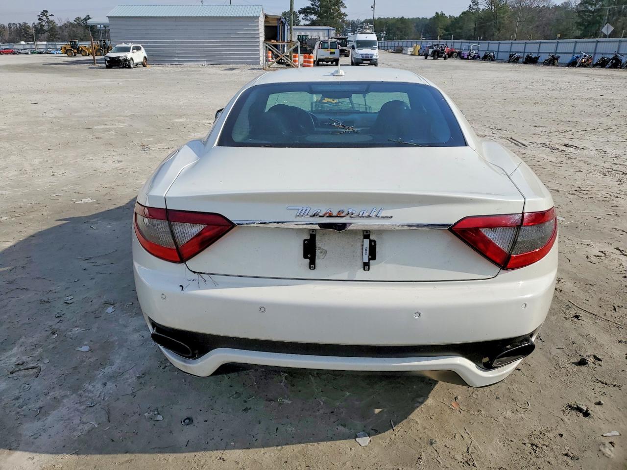 2013 Maserati Granturismo S White vin: ZAM45VLA1D0073206