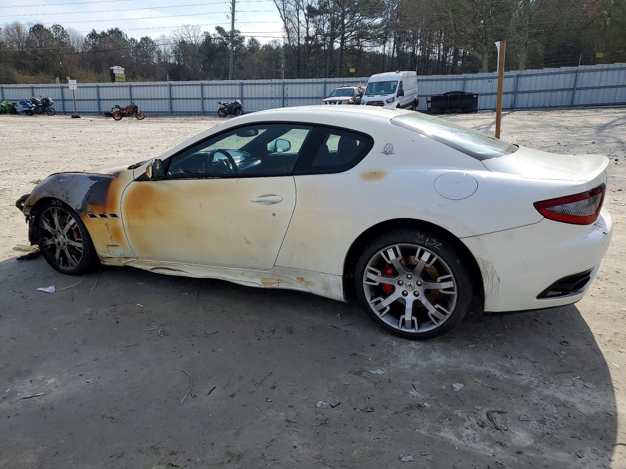 2013 Maserati Granturismo S White vin: ZAM45VLA1D0073206