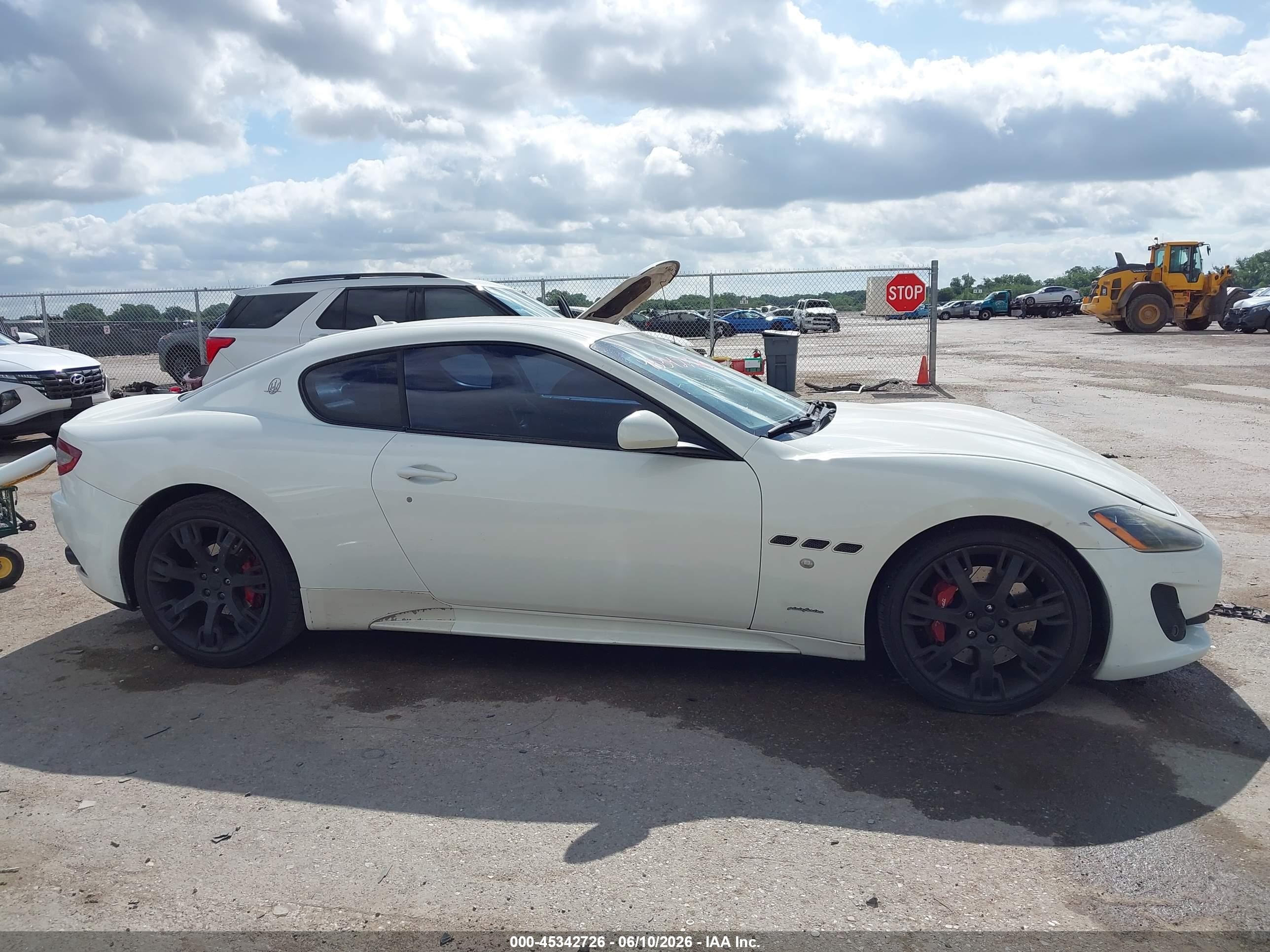 2014 Maserati Granturismo Mc/sport White vin: ZAM45VLA3E0109401