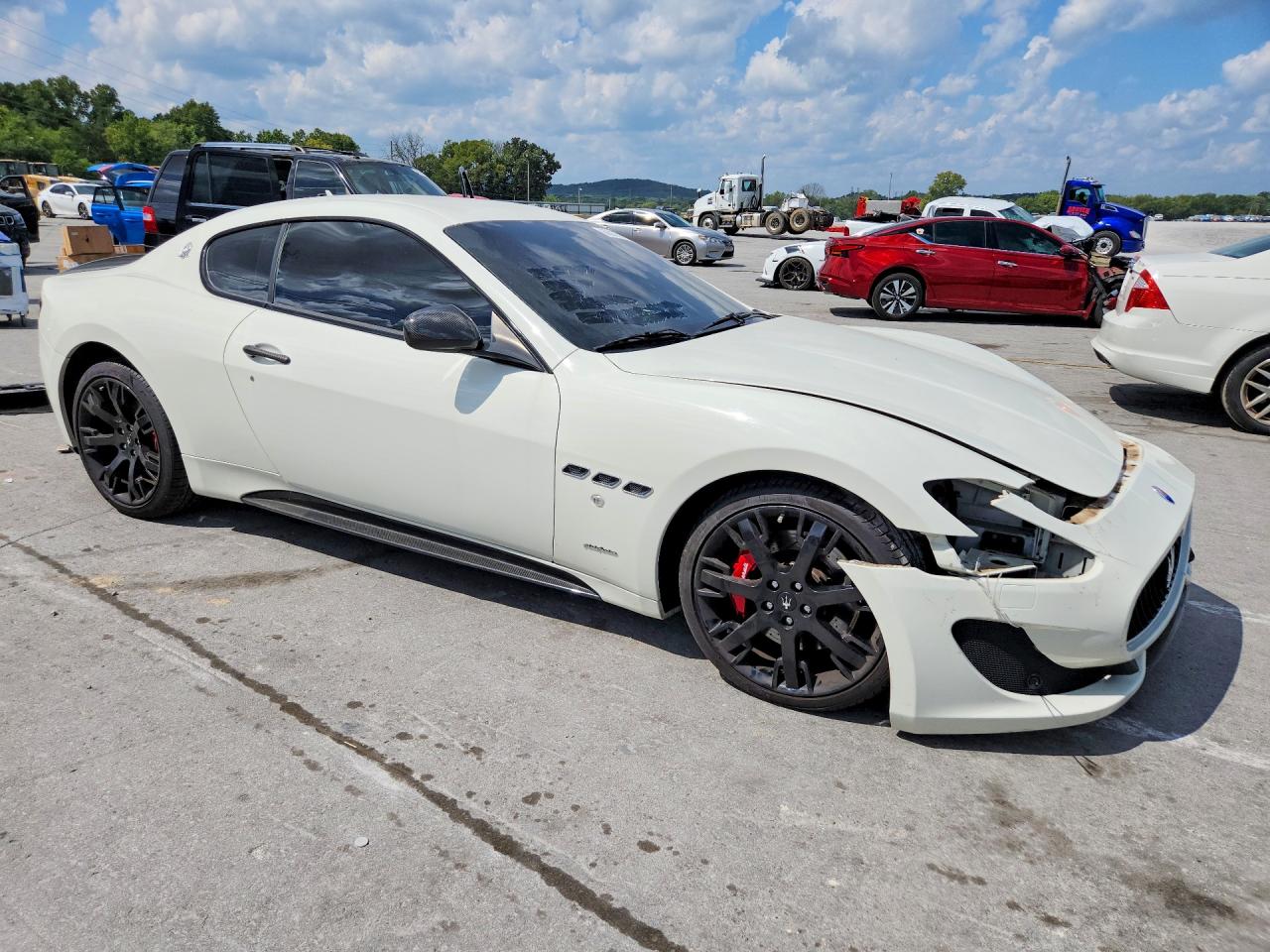 2014 Maserati Granturismo S White vin: ZAM45VLA8E0075360