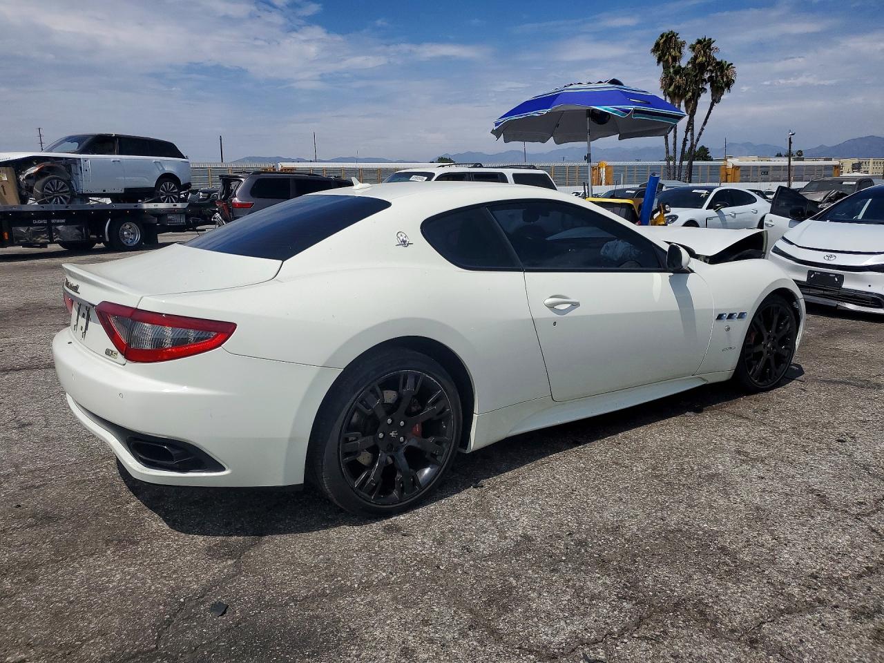 2013 Maserati Granturismo S/sport/mc White vin: ZAM45VLA9D0069159