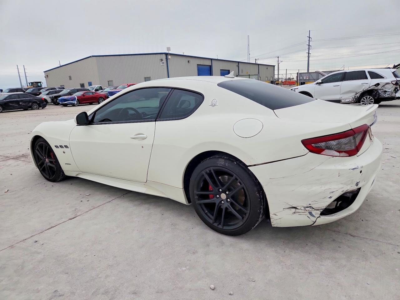 2018 Maserati Granturismo S Cream vin: ZAM45VLA9J0254050