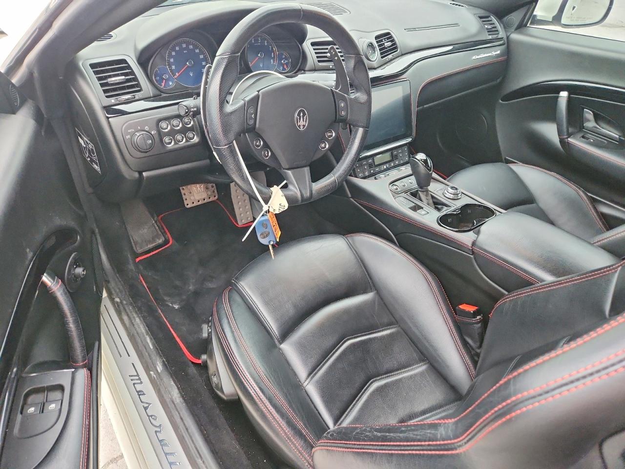 2018 Maserati Granturismo S Cream vin: ZAM45VLA9J0254050