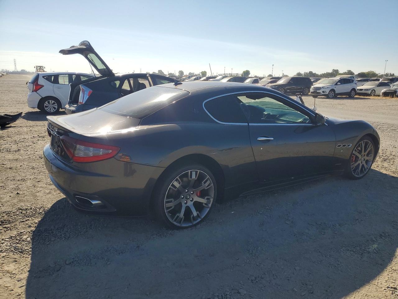 2013 Maserati Granturismo S Black vin: ZAM45VLAXD0068618