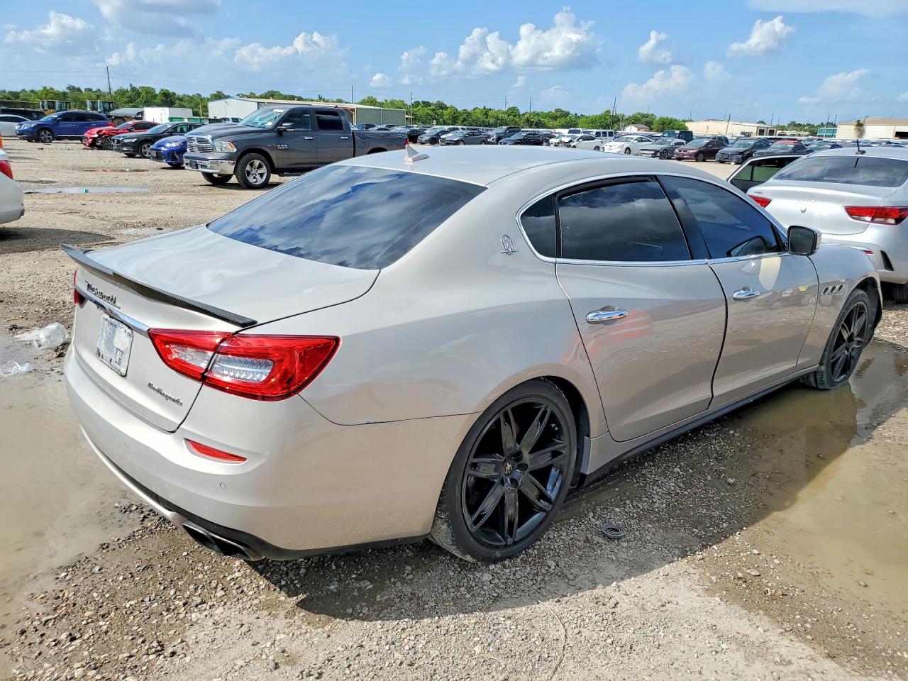 2014 Maserati Quattroporte Gts Cream vin: ZAM56PPA9E1072890