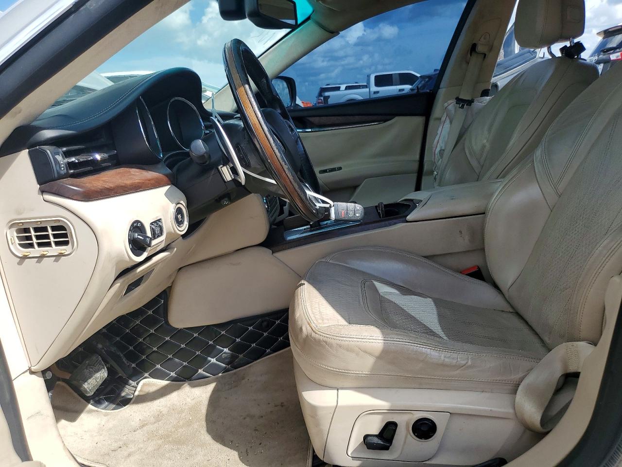 2014 Maserati Quattroporte Gts Cream vin: ZAM56PPA9E1072890