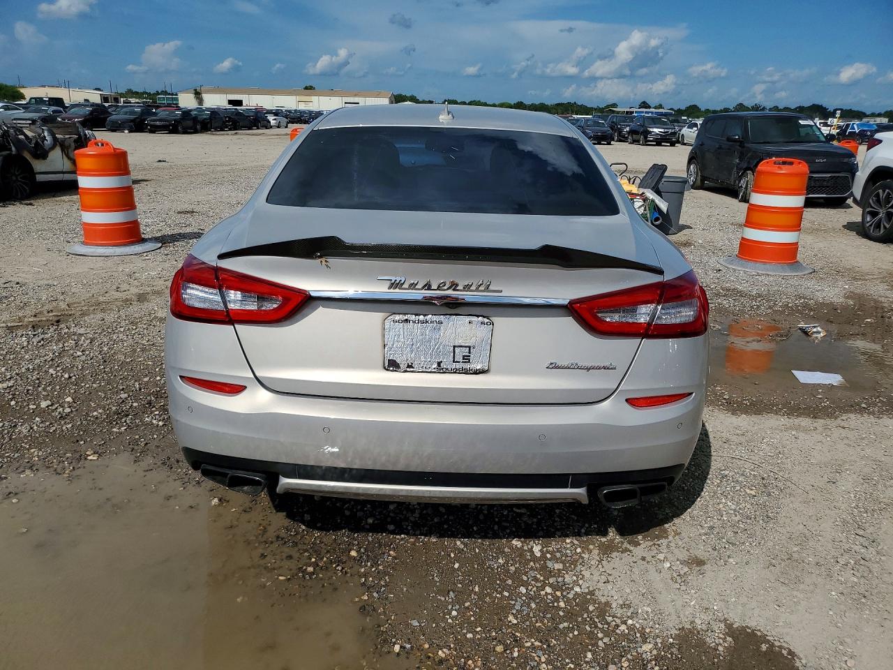 2014 Maserati Quattroporte Gts Cream vin: ZAM56PPA9E1072890