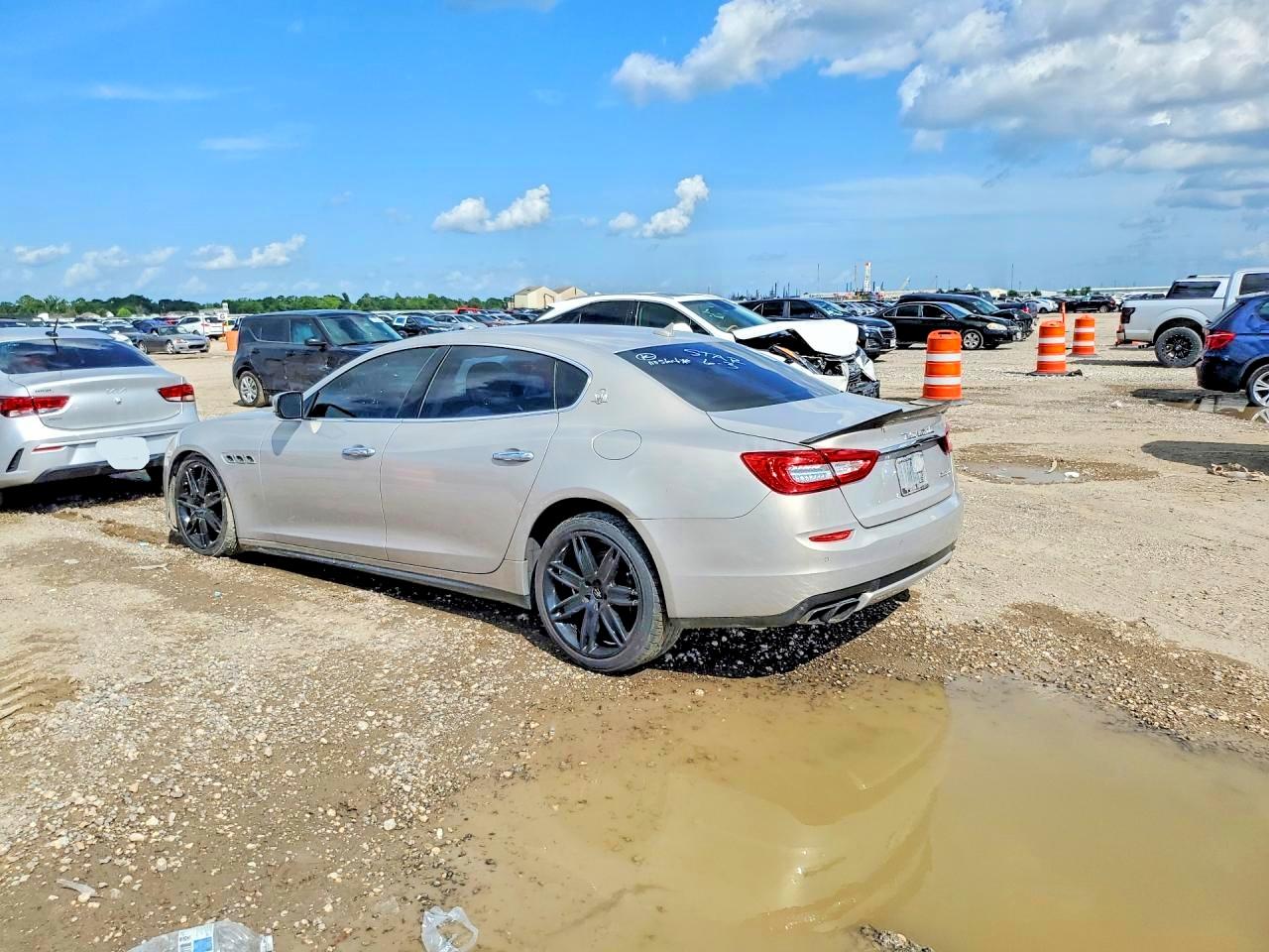 2014 Maserati Quattroporte Gts Cream vin: ZAM56PPA9E1072890