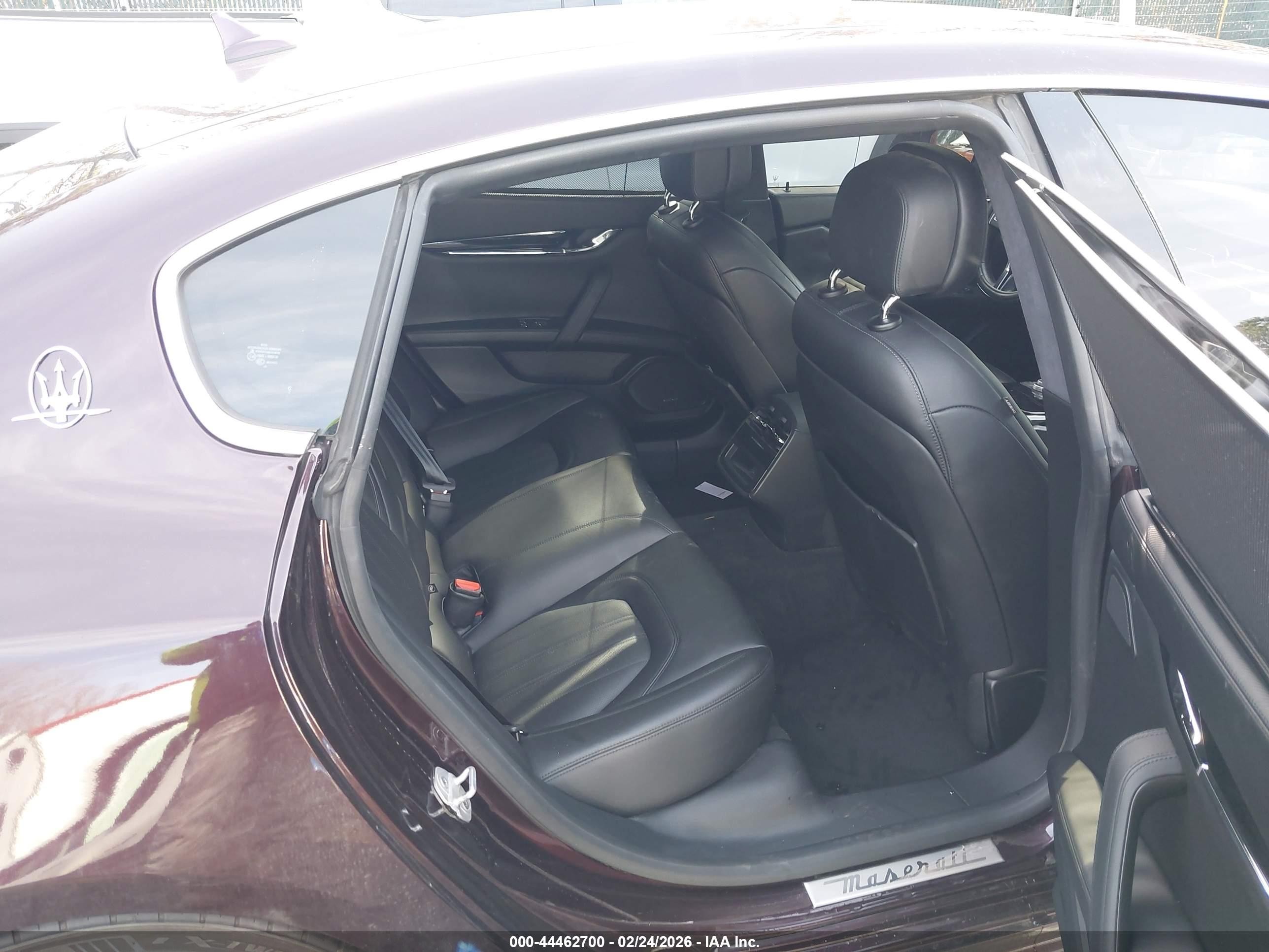 2017 Maserati Quattroporte S Granlusso Maroon vin: ZAM56RPL8H1226474