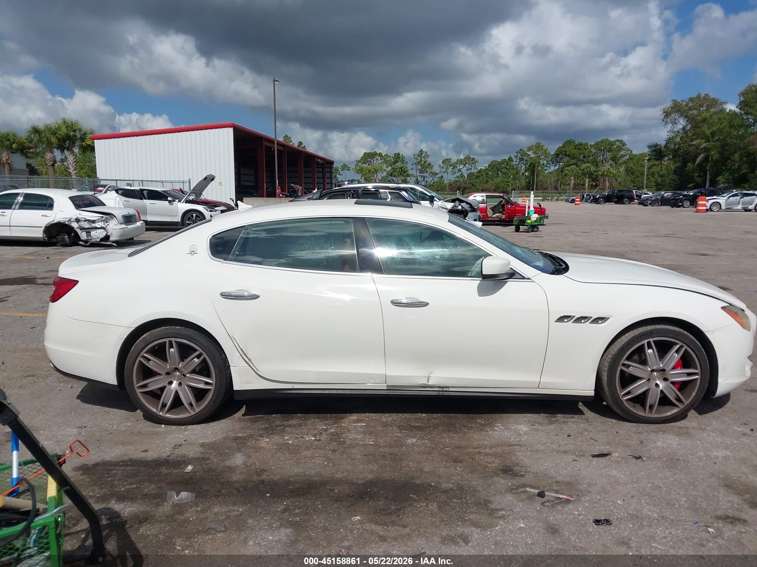 2015 Maserati Quattroporte S Q4 White vin: ZAM56RRA2F1151943