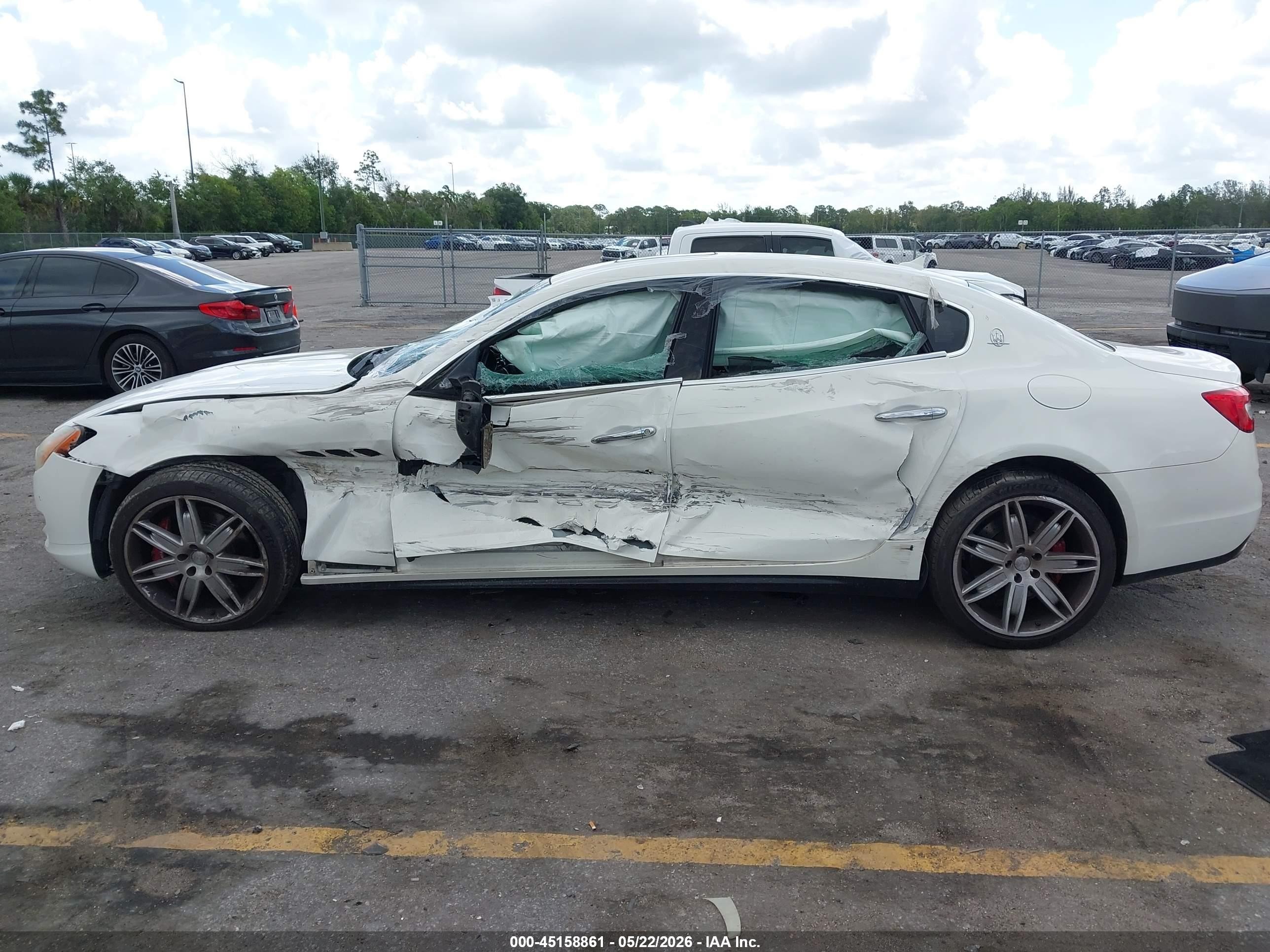 2015 Maserati Quattroporte S Q4 White vin: ZAM56RRA2F1151943