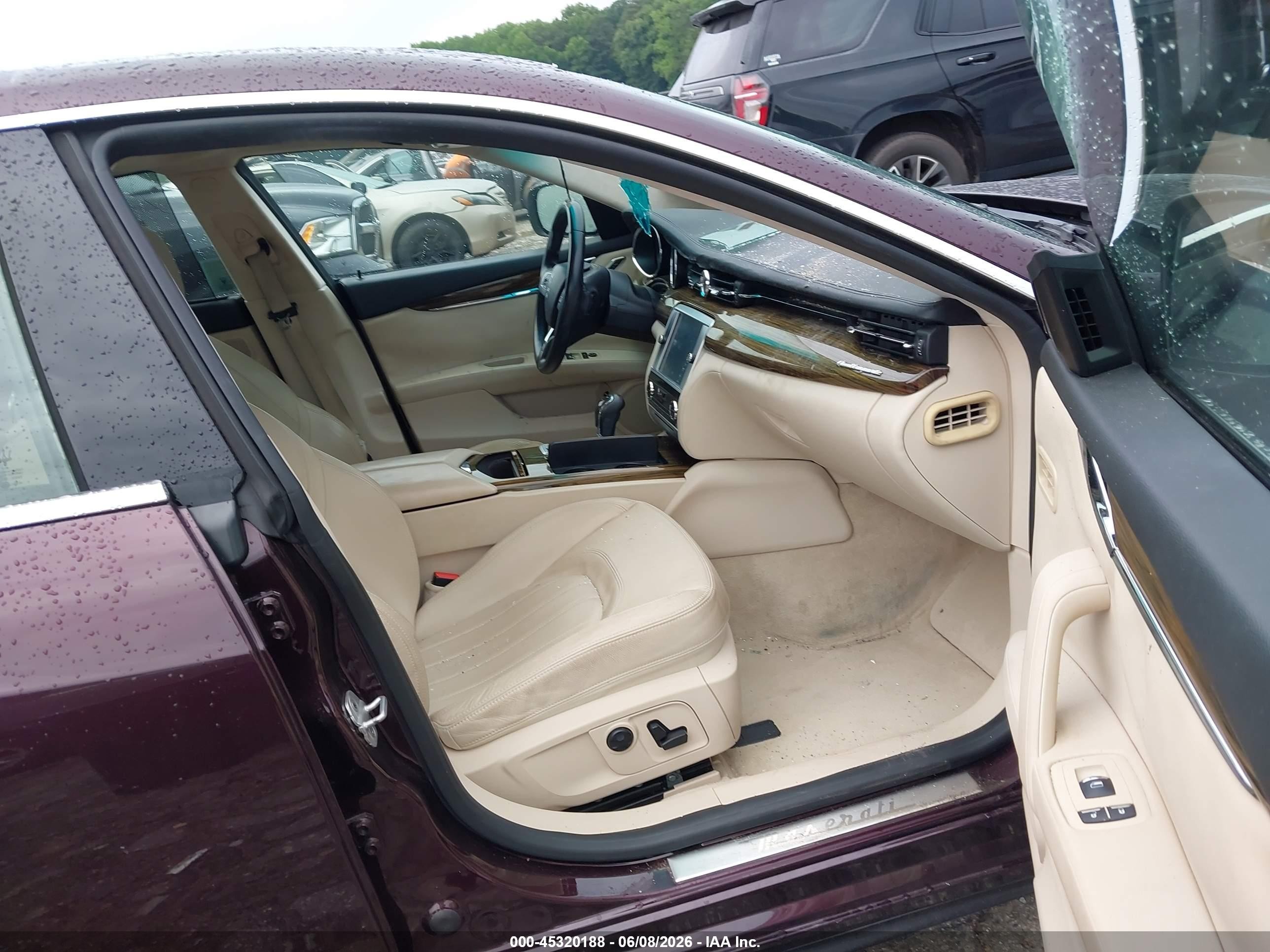 2014 Maserati Quattroporte S Q4 Burgundy vin: ZAM56RRA3E1122031
