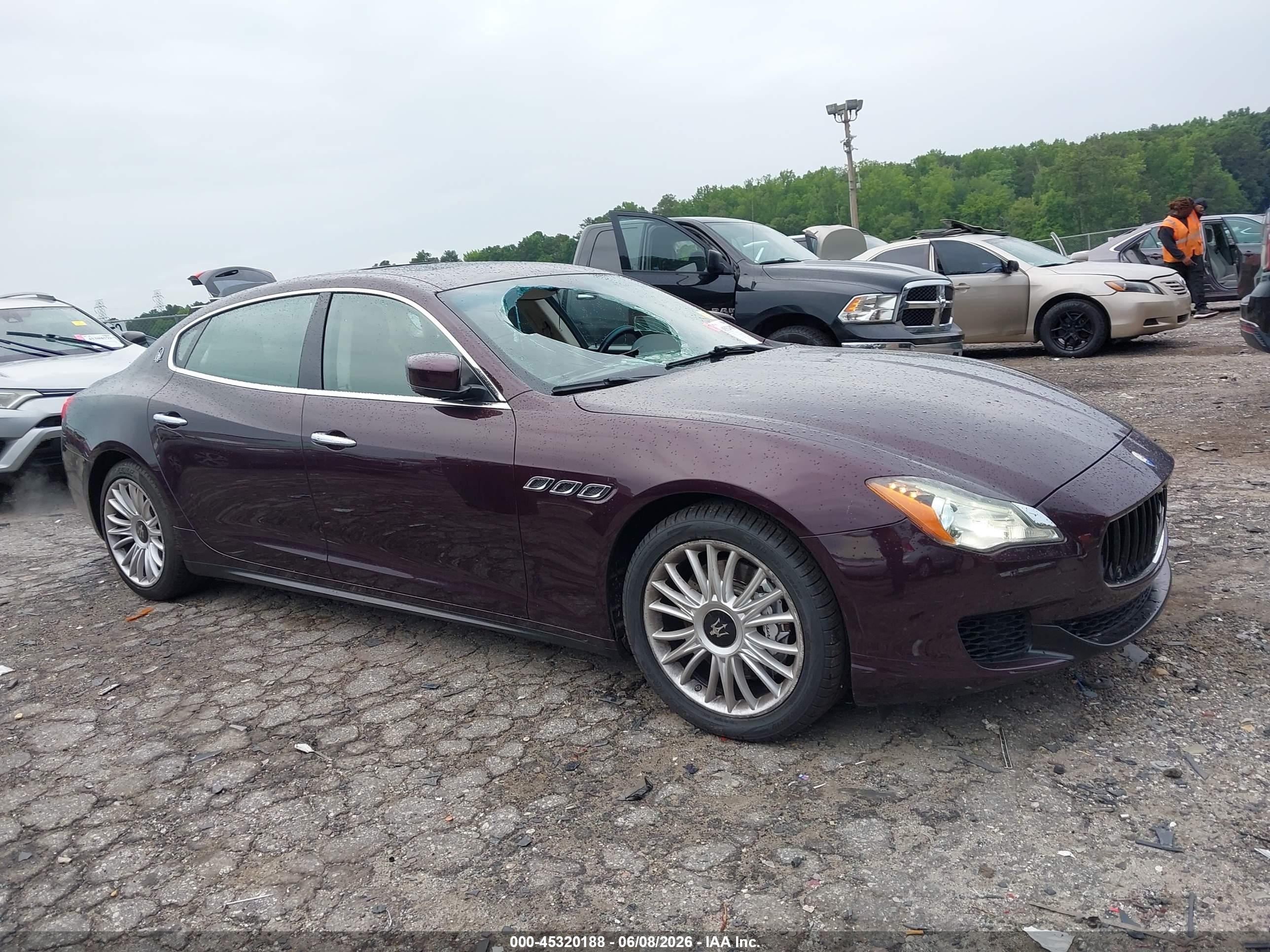 2014 Maserati Quattroporte S Q4 Burgundy vin: ZAM56RRA3E1122031