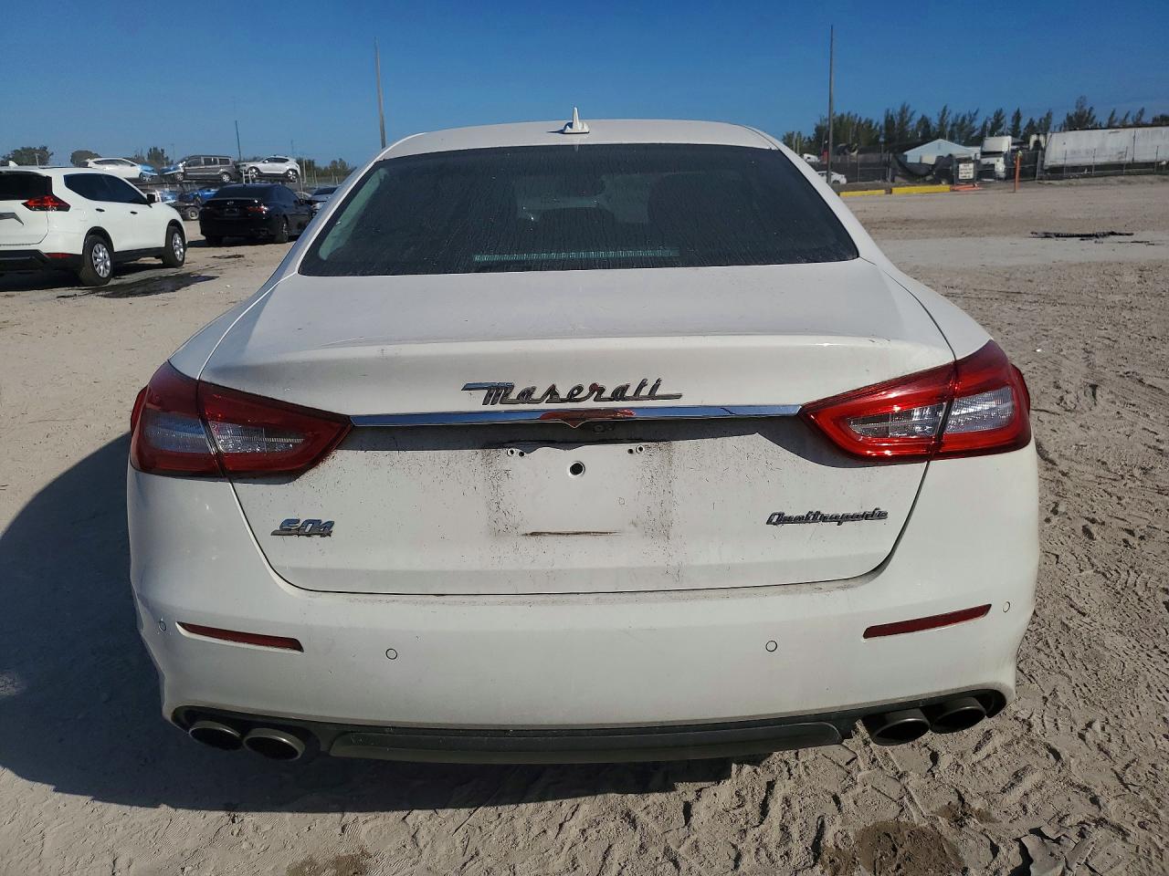 2017 Maserati Quattroporte S White vin: ZAM56RRA5H1229926