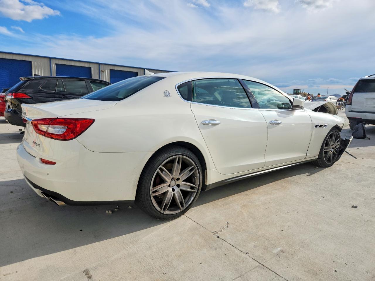 2015 Maserati Quattroporte S White vin: ZAM56RRA7F1151162