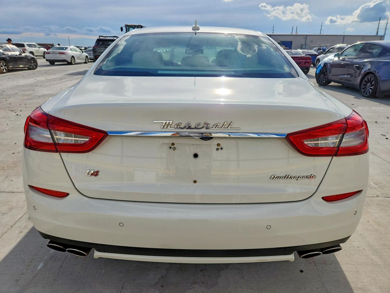 2015 Maserati Quattroporte S White vin: ZAM56RRA7F1151162