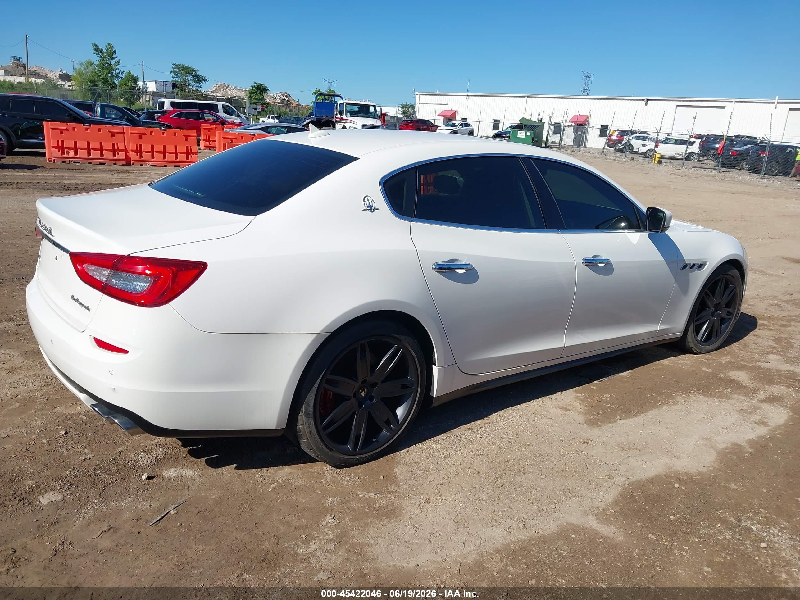 2015 Maserati Quattroporte S Q4 White vin: ZAM56RRA8F1142101