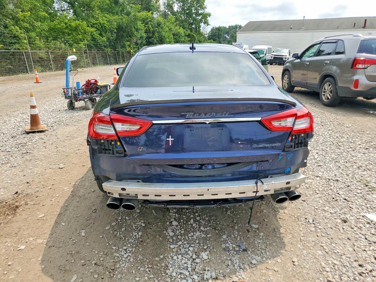 2015 Maserati Quattroporte S Blue vin: ZAM56RRA8F1161439