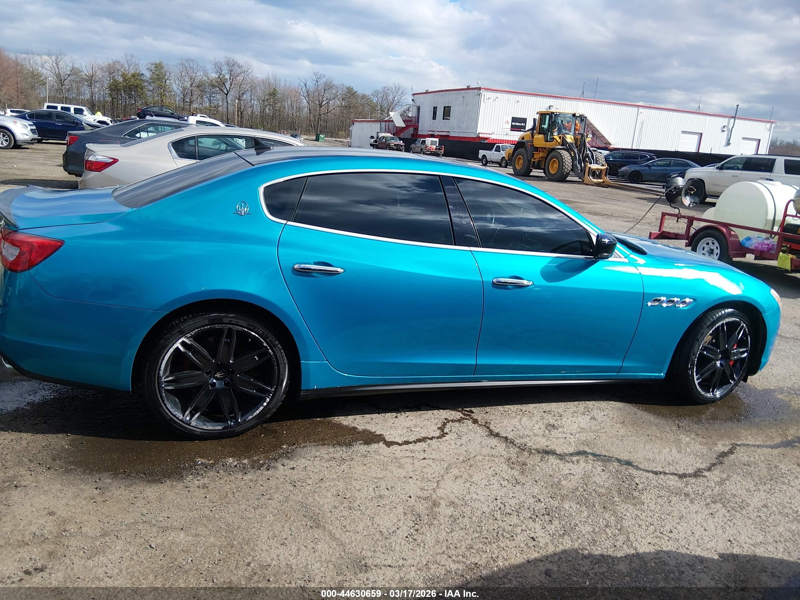 2015 Maserati Quattroporte S Q4 Turquoise vin: ZAM56RRAXF1135828