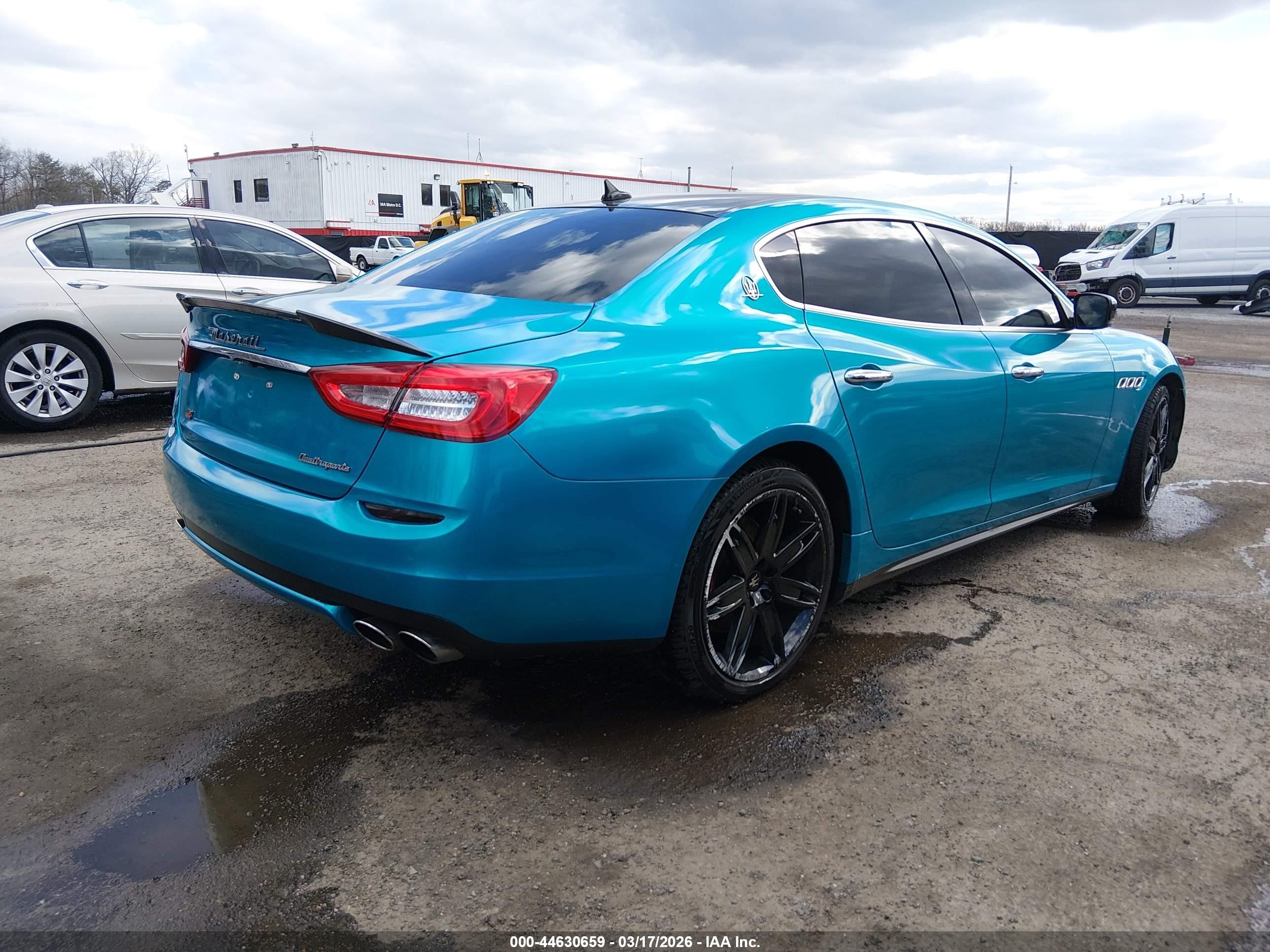 2015 Maserati Quattroporte S Q4 Turquoise vin: ZAM56RRAXF1135828