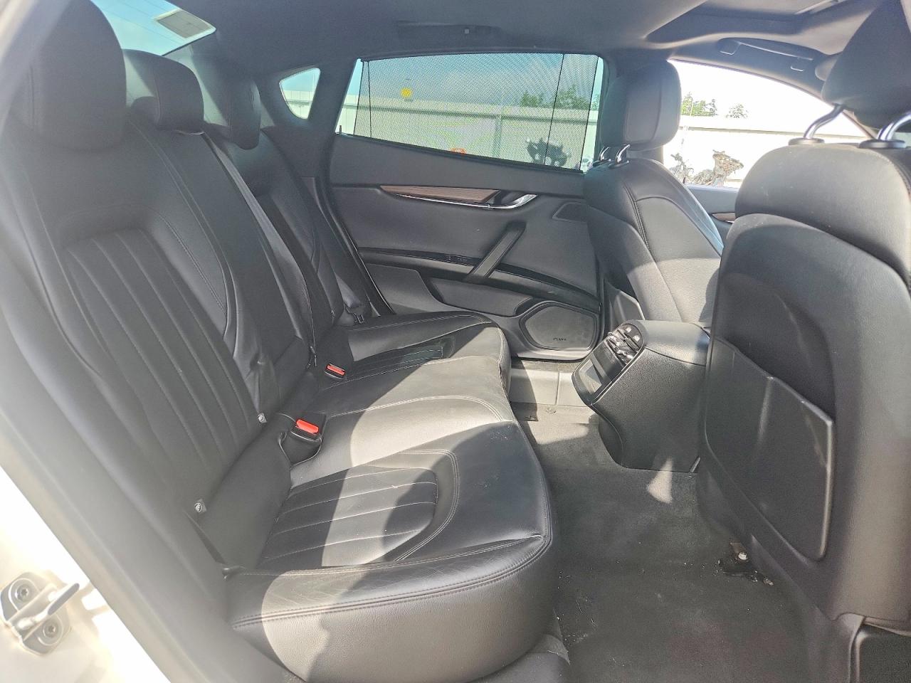 2018 Maserati Quattroporte S White vin: ZAM56YPAXJ1291793