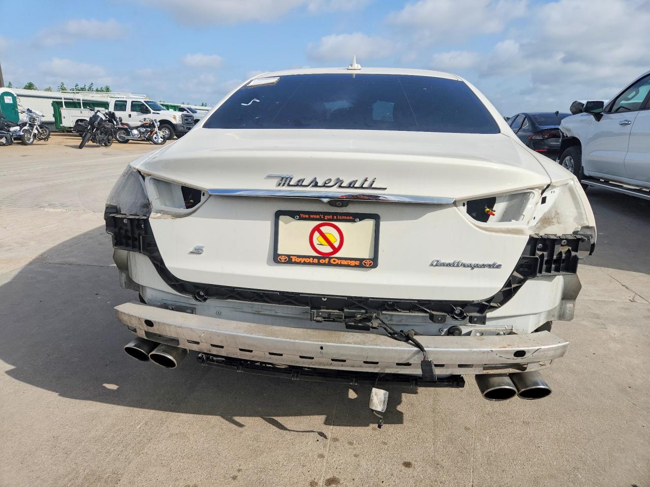 2018 Maserati Quattroporte S White vin: ZAM56YPAXJ1291793