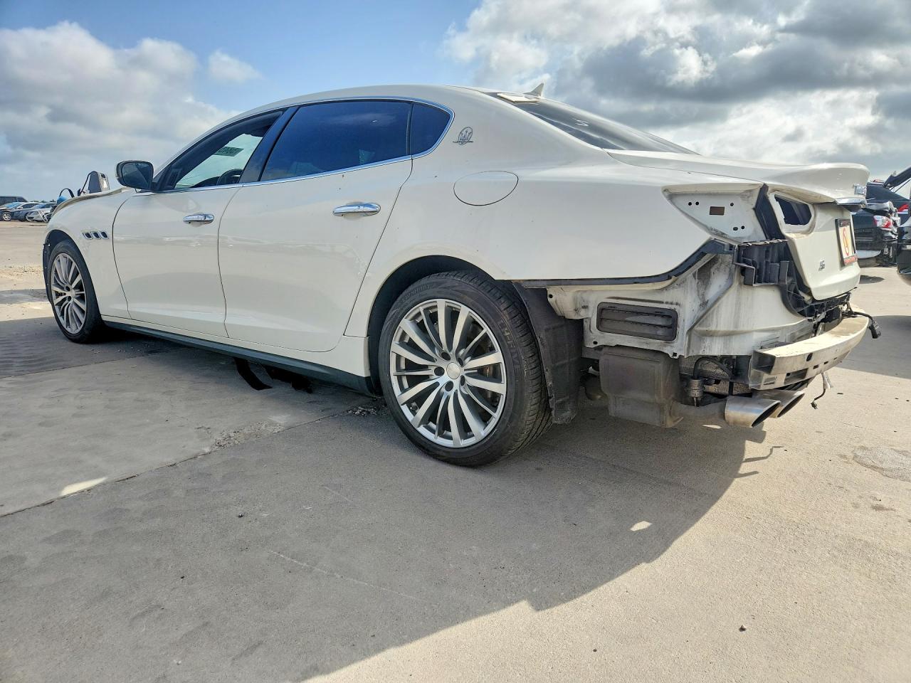 2018 Maserati Quattroporte S White vin: ZAM56YPAXJ1291793