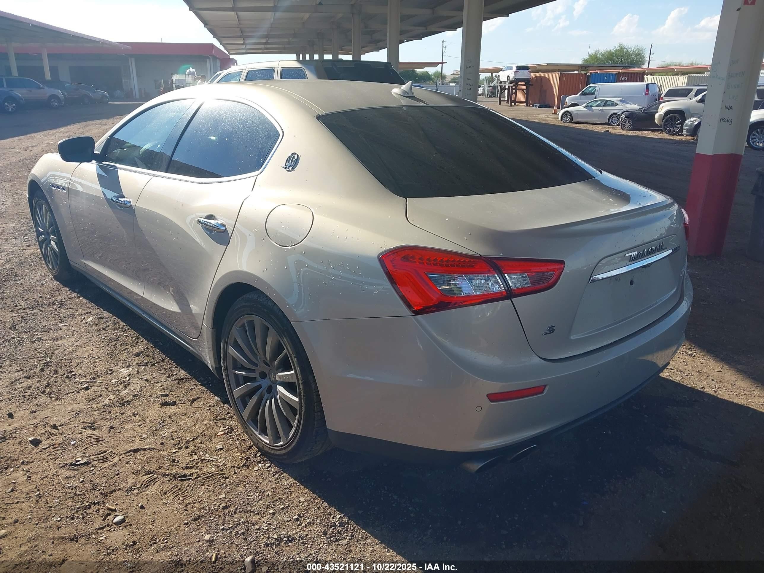 2017 Maserati Ghibli S Gold vin: ZAM57RSA9H1195609