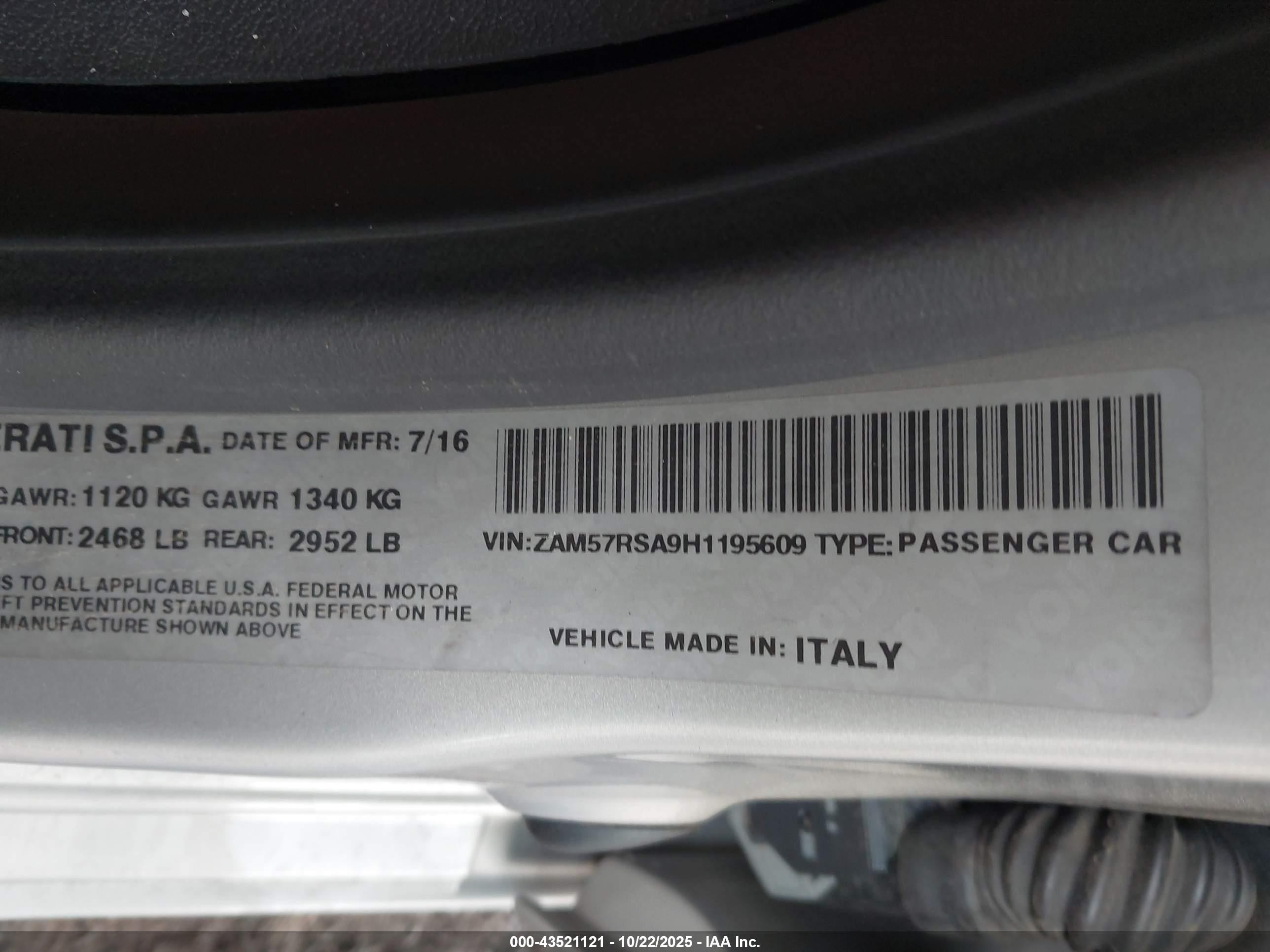 2017 Maserati Ghibli S Gold vin: ZAM57RSA9H1195609