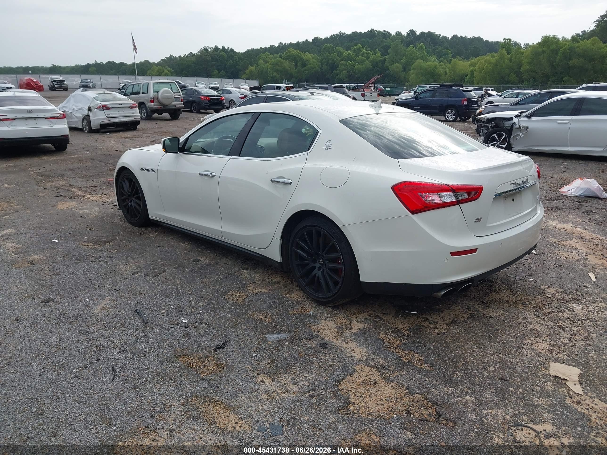 2014 Maserati Ghibli S Q4 White vin: ZAM57RTA0E1122123