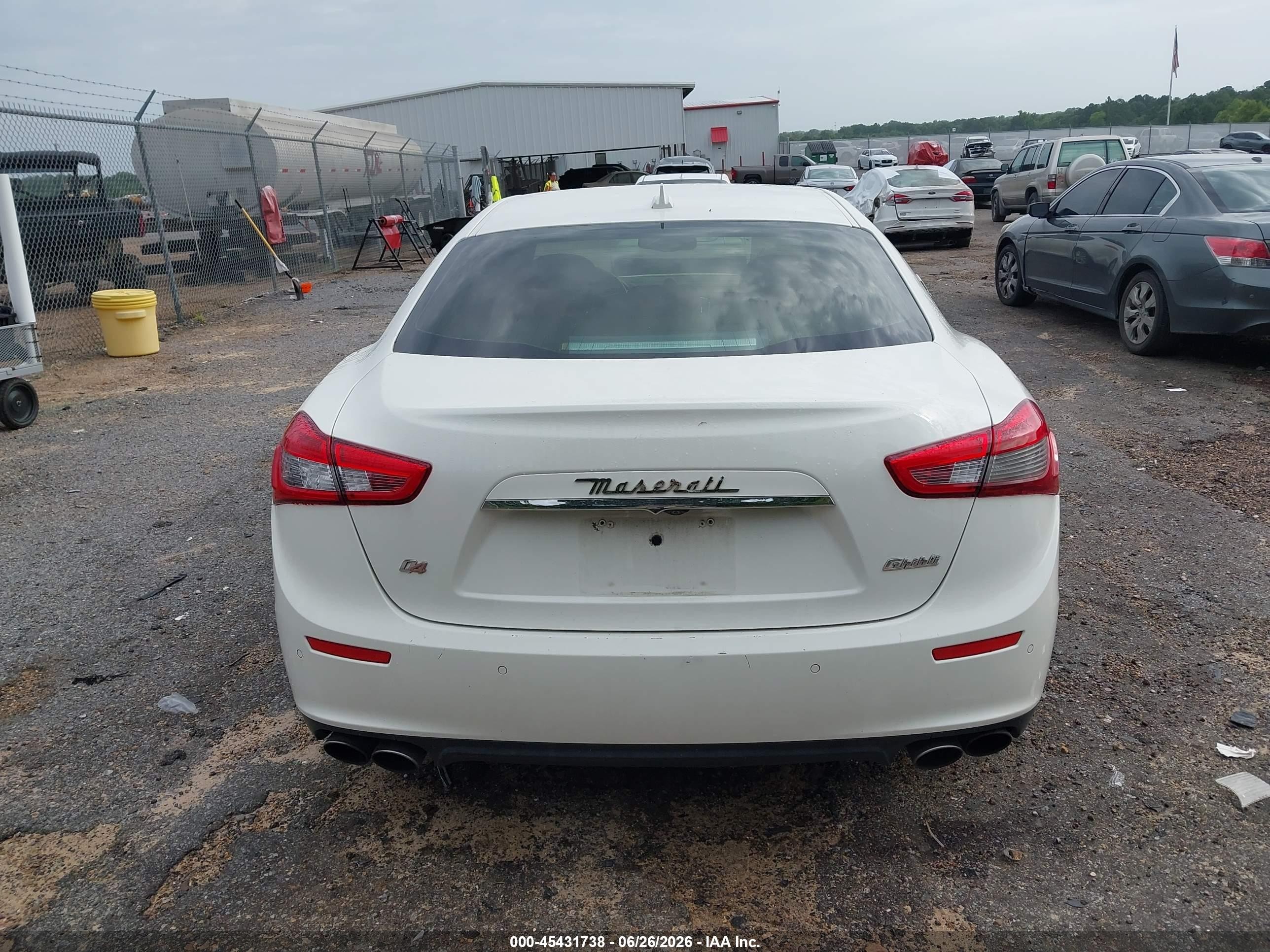 2014 Maserati Ghibli S Q4 White vin: ZAM57RTA0E1122123