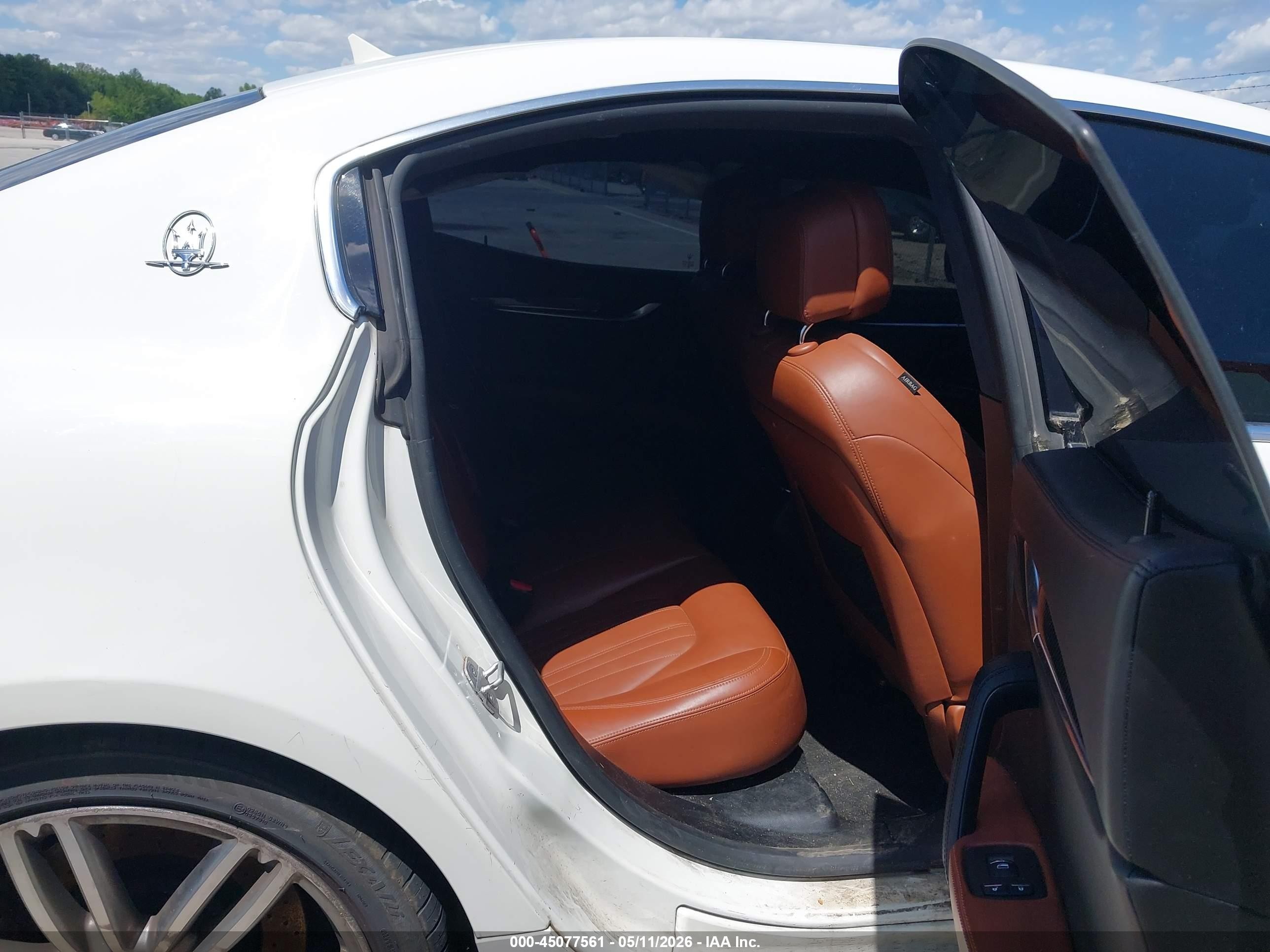 2014 Maserati Ghibli S Q4 Белый vin: ZAM57RTA1E1109736