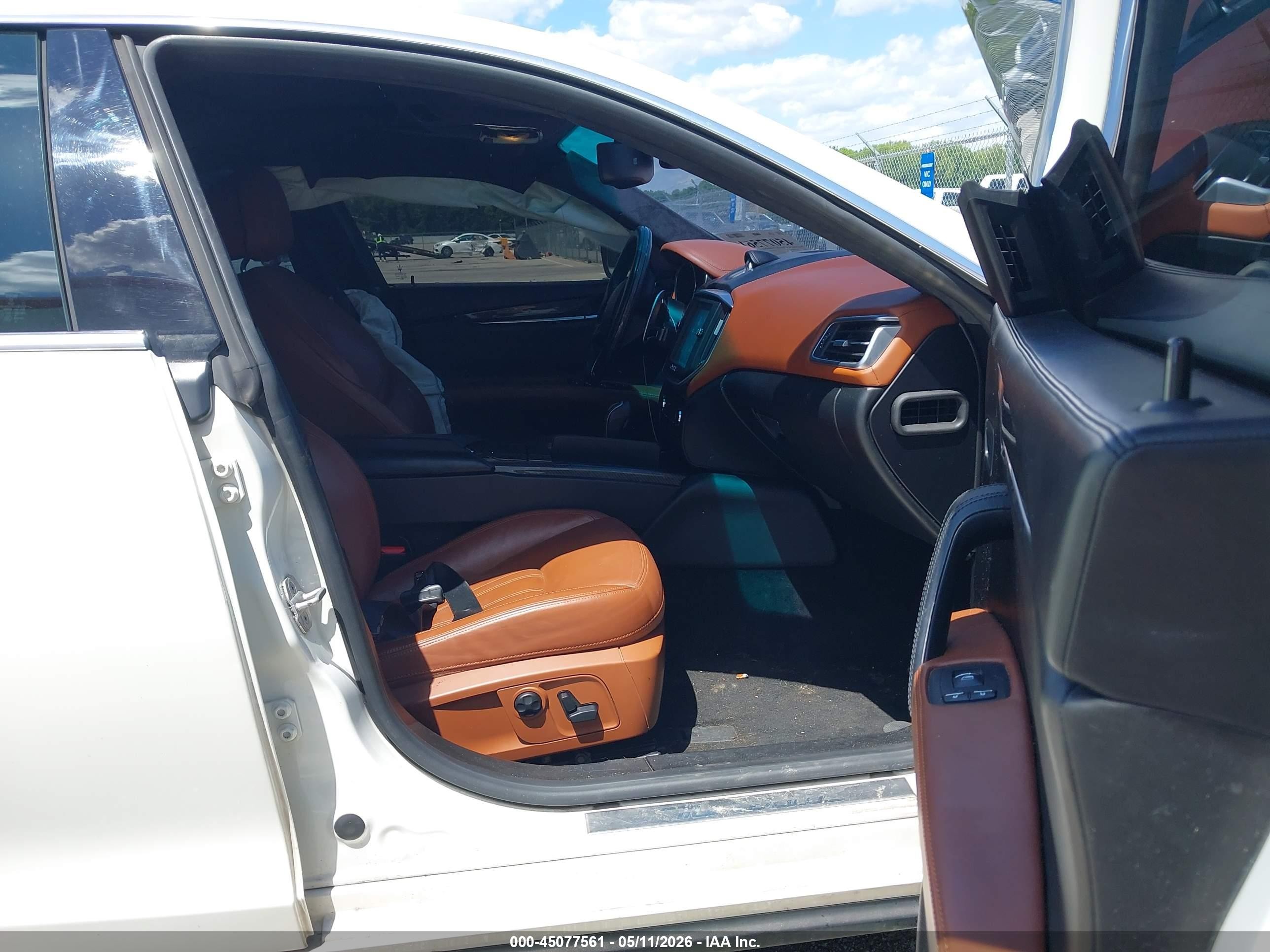 2014 Maserati Ghibli S Q4 Белый vin: ZAM57RTA1E1109736