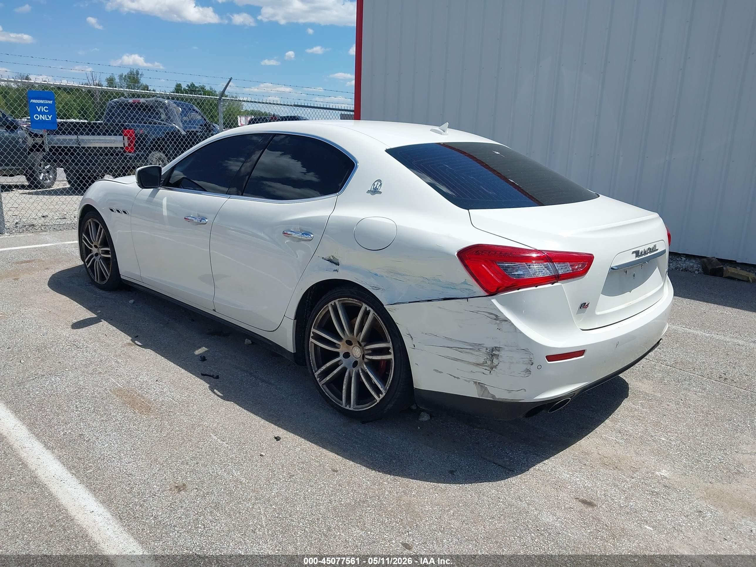 2014 Maserati Ghibli S Q4 Белый vin: ZAM57RTA1E1109736
