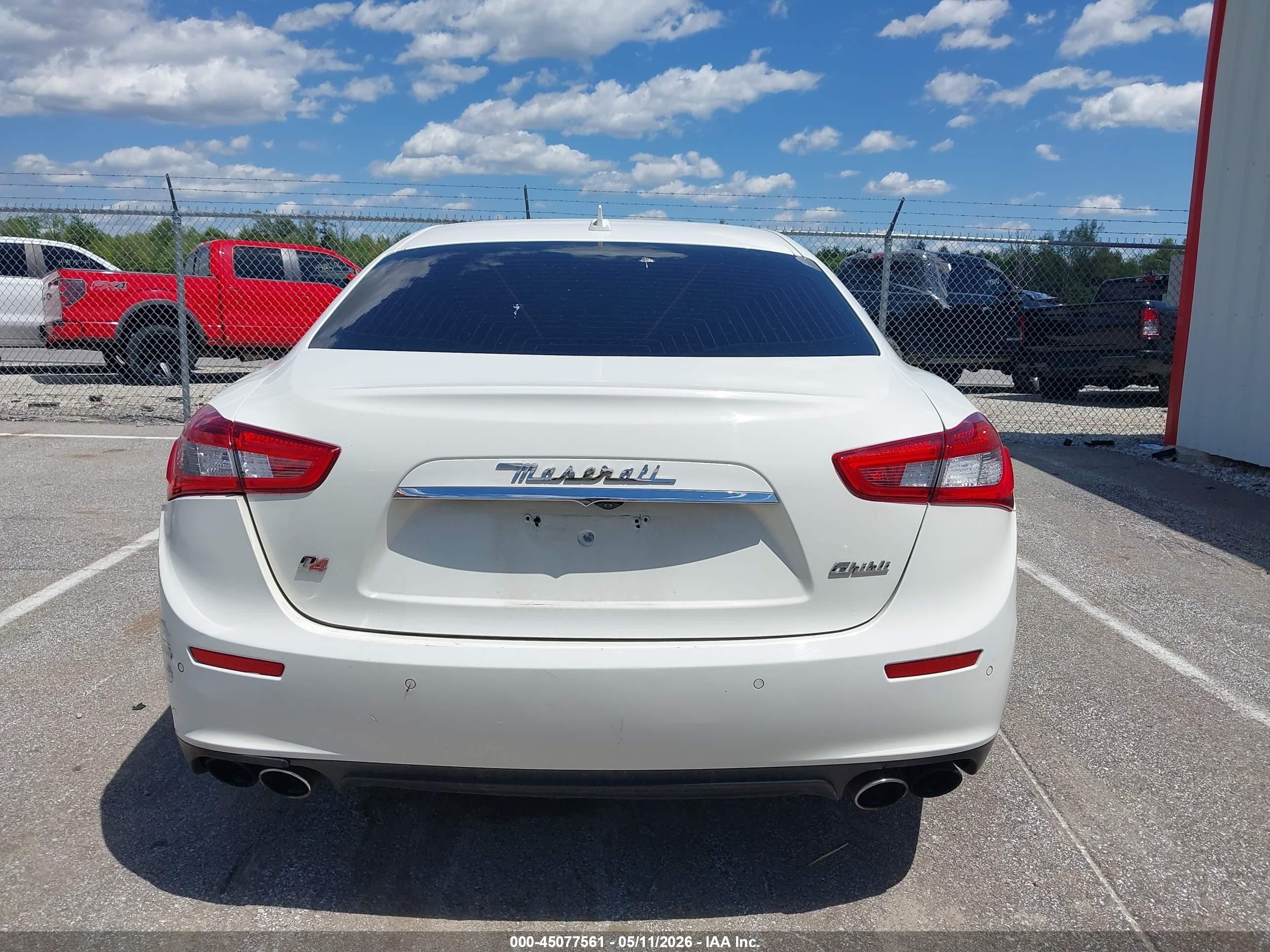 2014 Maserati Ghibli S Q4 Белый vin: ZAM57RTA1E1109736