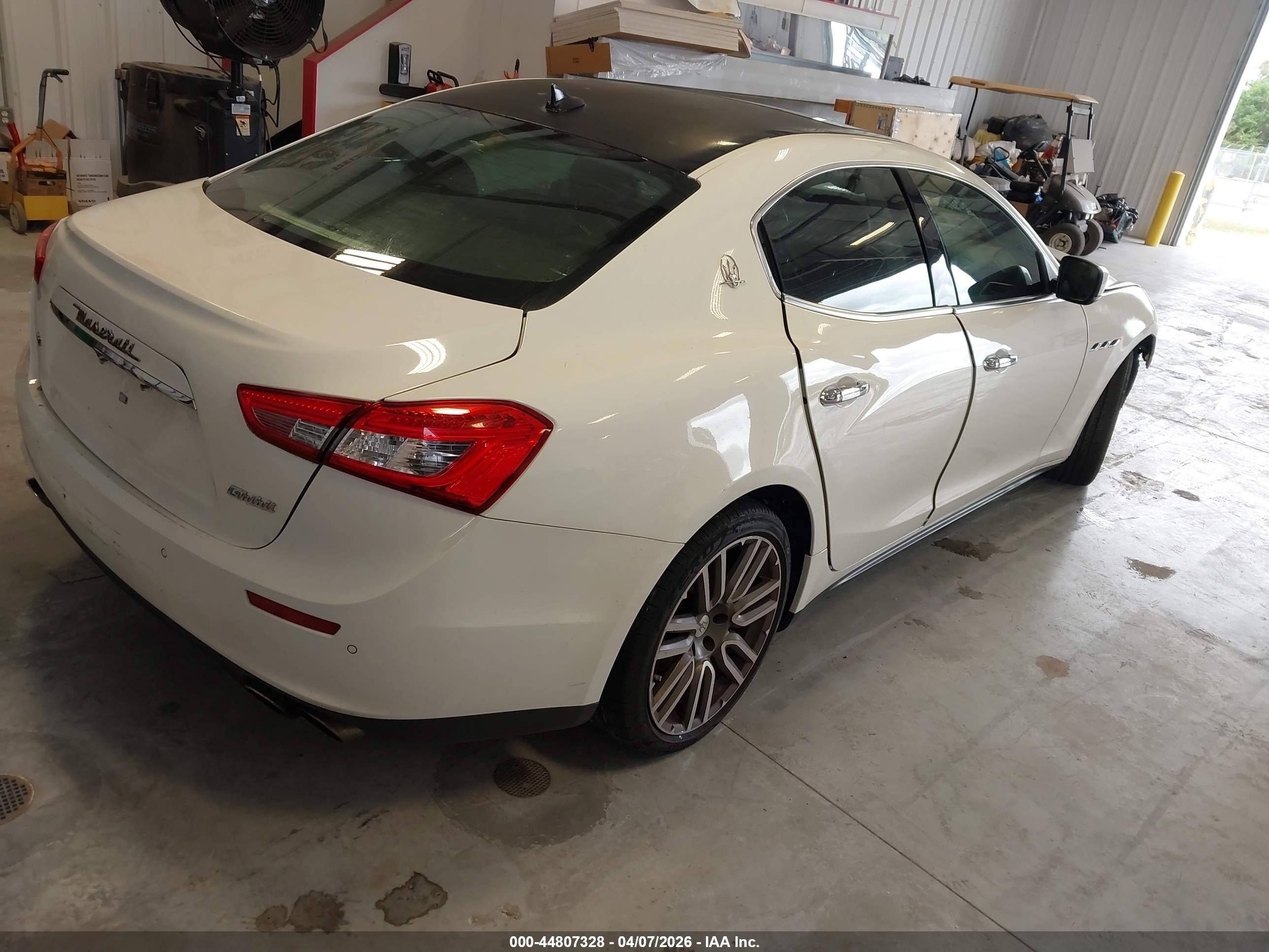 2014 Maserati Ghibli S Q4 White vin: ZAM57RTA2E1087679