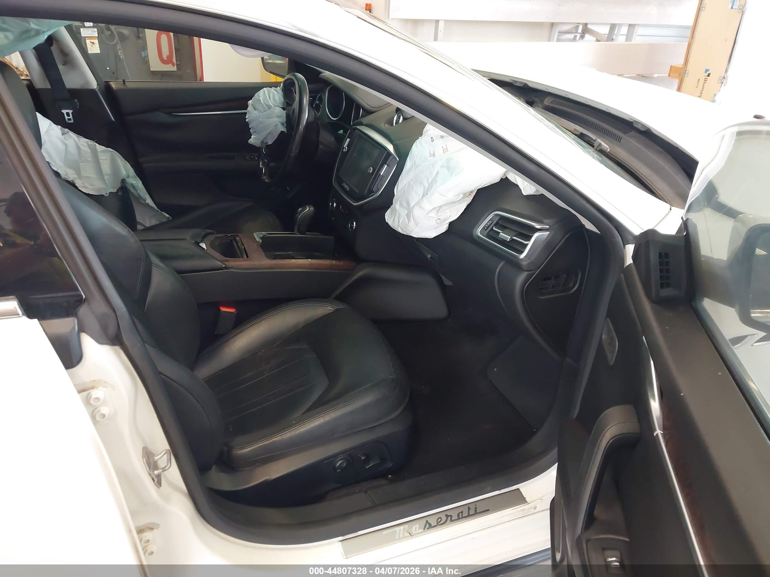 2014 Maserati Ghibli S Q4 White vin: ZAM57RTA2E1087679