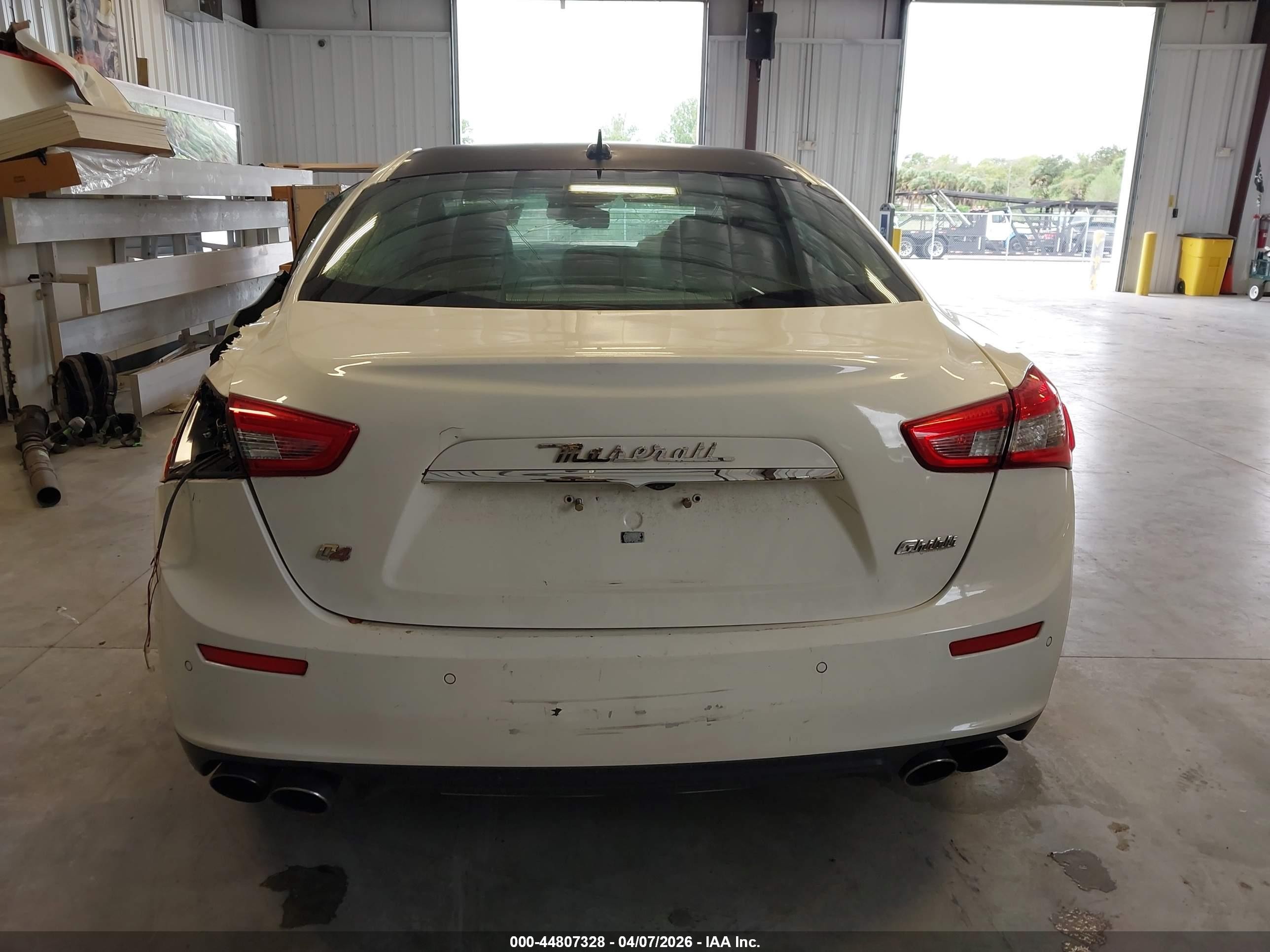 2014 Maserati Ghibli S Q4 White vin: ZAM57RTA2E1087679