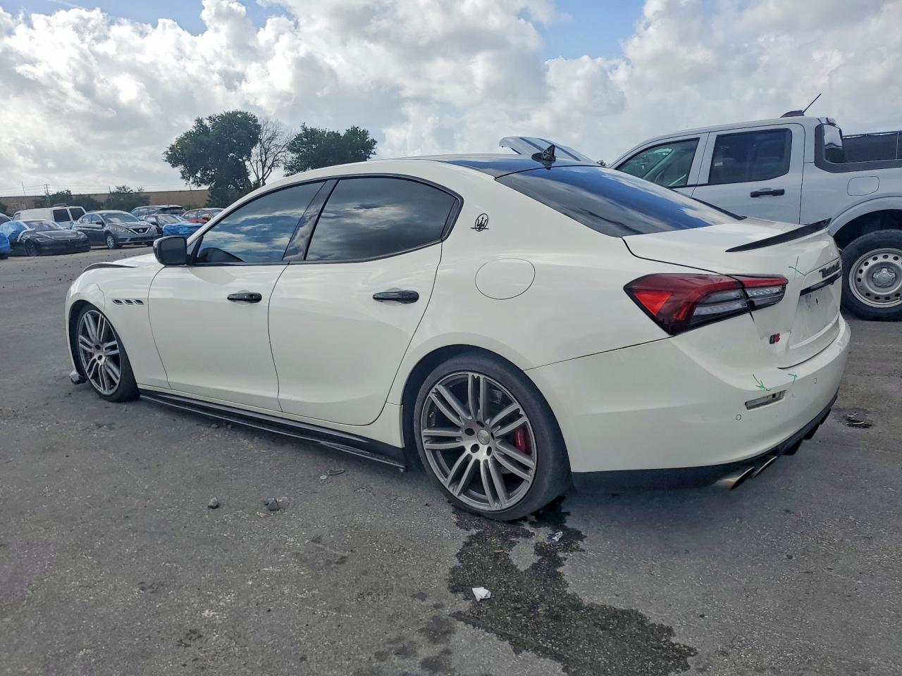 2015 Maserati Ghibli S White vin: ZAM57RTA2F1131746