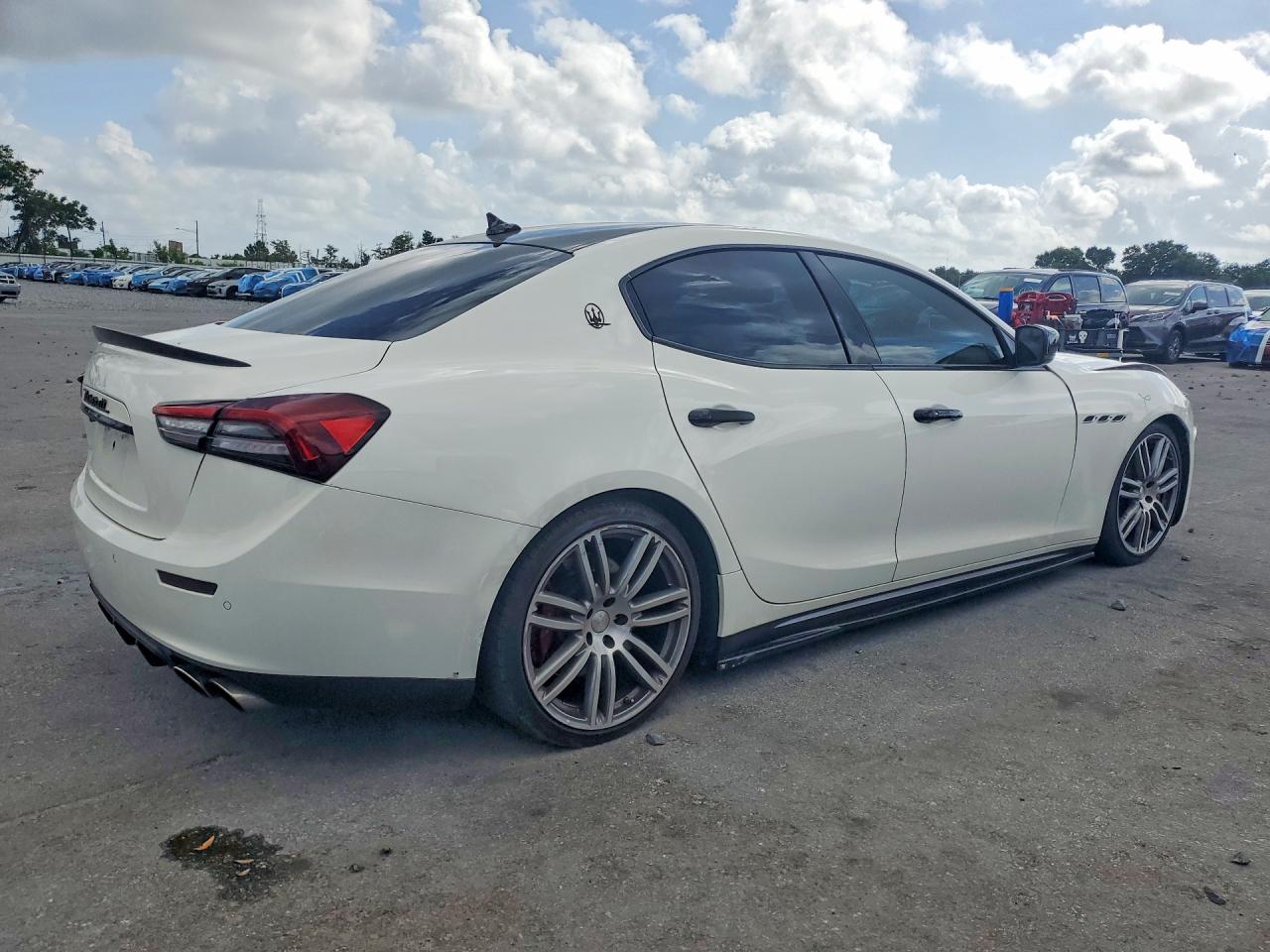2015 Maserati Ghibli S White vin: ZAM57RTA2F1131746