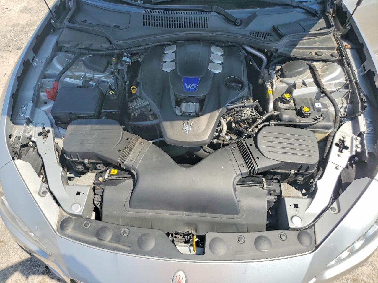 2014 Maserati Ghibli S Silver vin: ZAM57RTA3E1086508