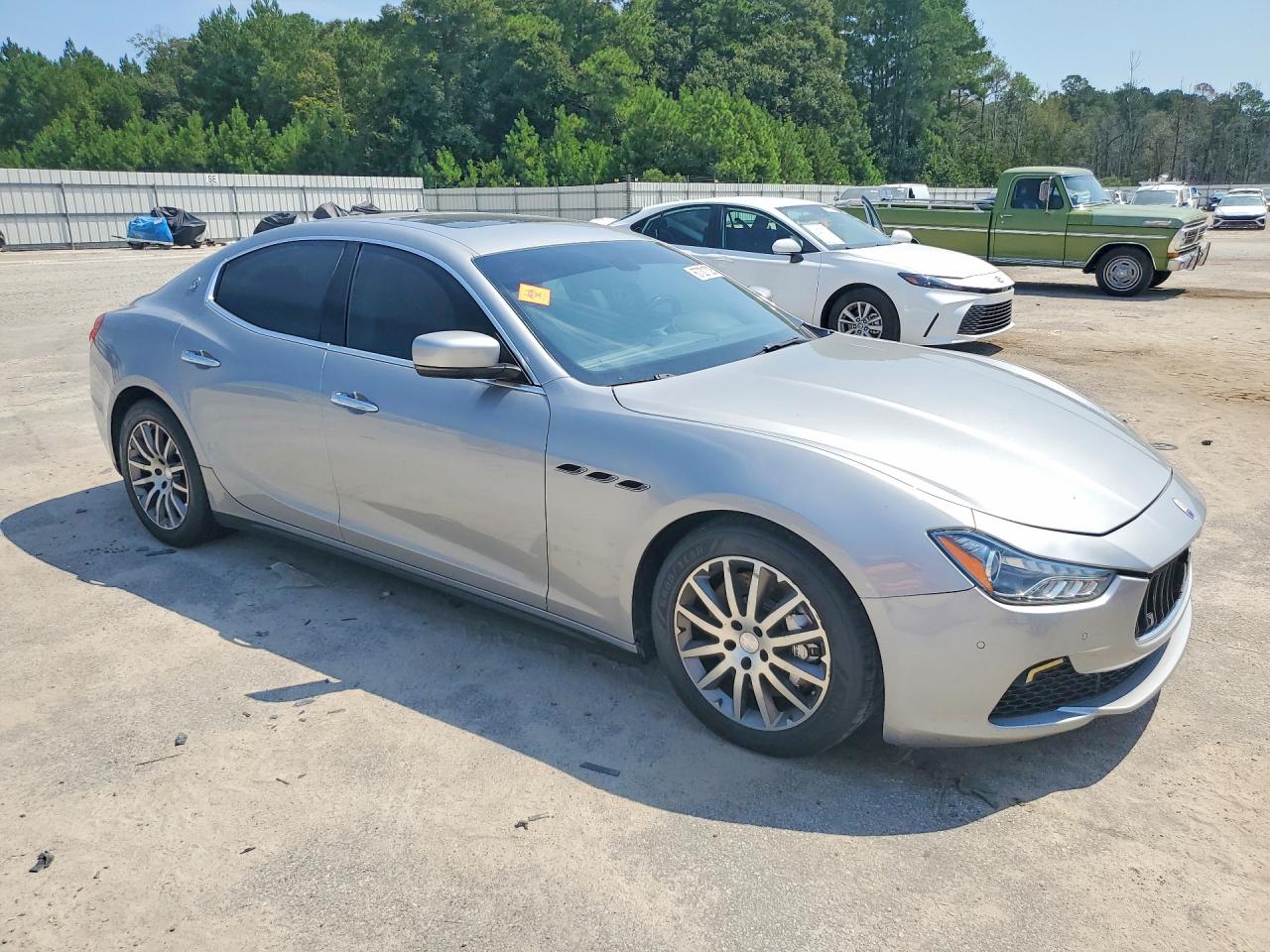 2014 Maserati Ghibli S Silver vin: ZAM57RTA3E1086508