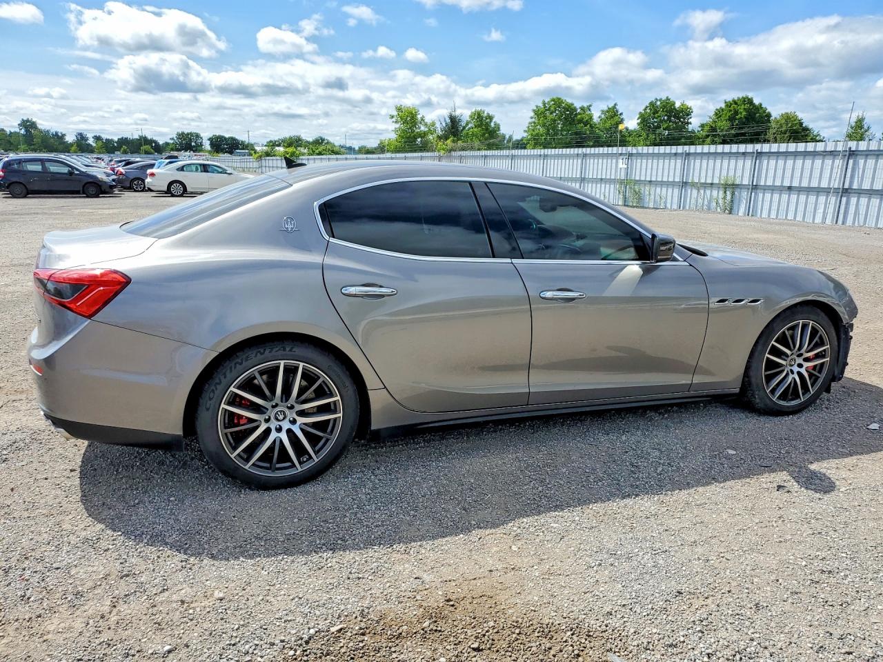 2014 Maserati Ghibli S Gray vin: ZAM57RTA3E1087383