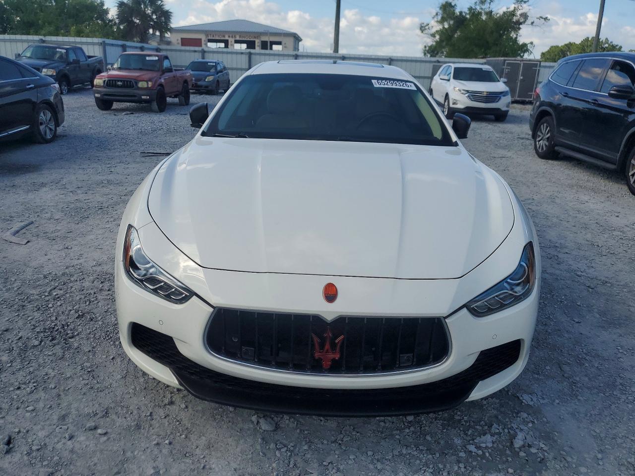 2014 Maserati Ghibli S White vin: ZAM57RTA3E1094737