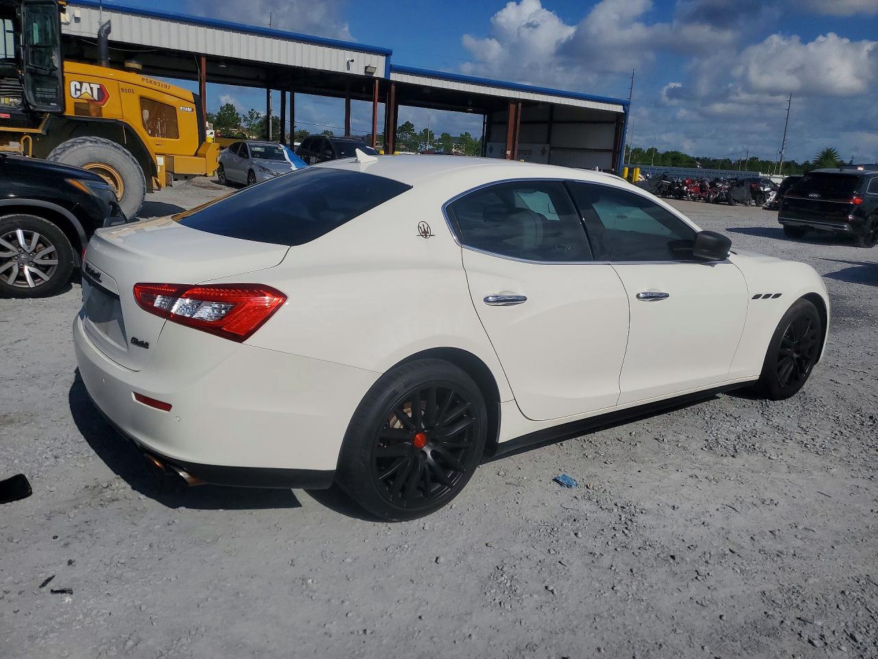 2014 Maserati Ghibli S White vin: ZAM57RTA3E1094737