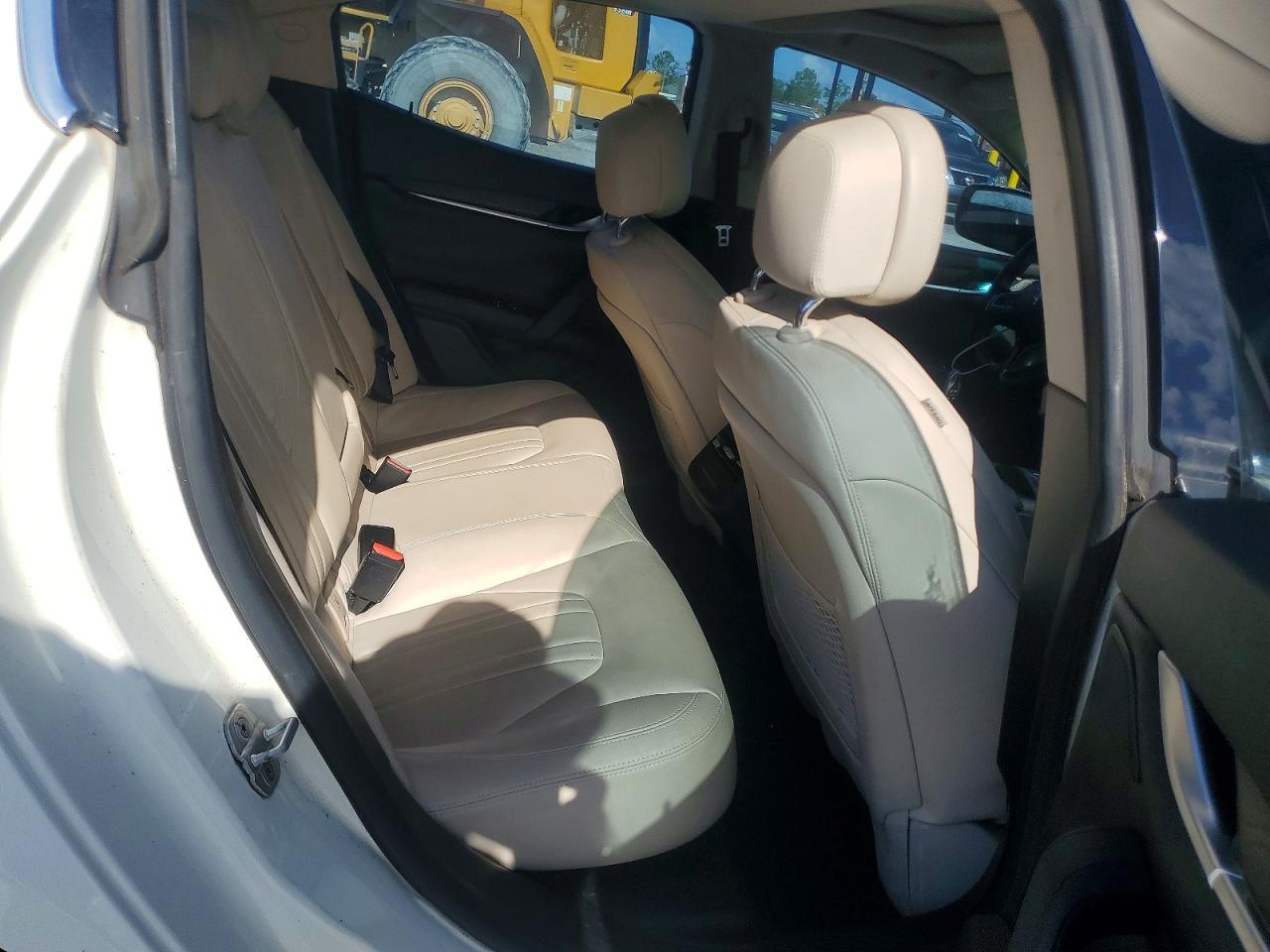 2014 Maserati Ghibli S White vin: ZAM57RTA3E1094737