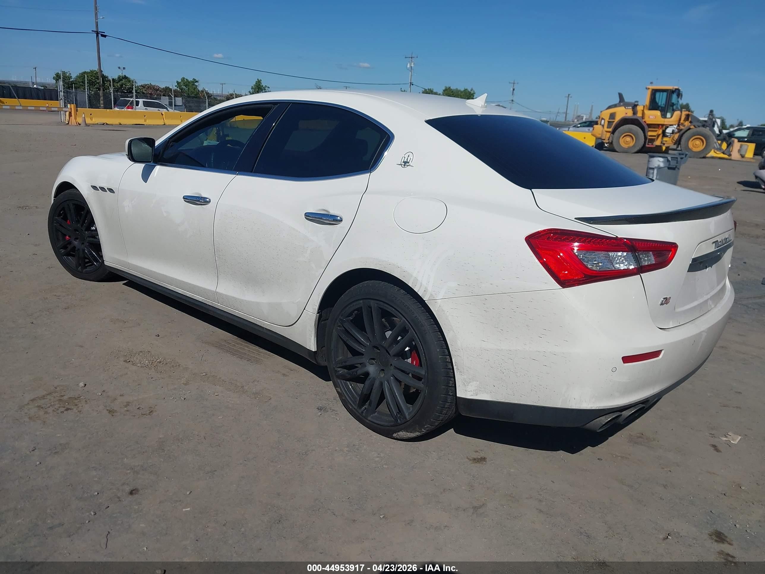 2015 Maserati Ghibli S Q4 White vin: ZAM57RTA3F1145641