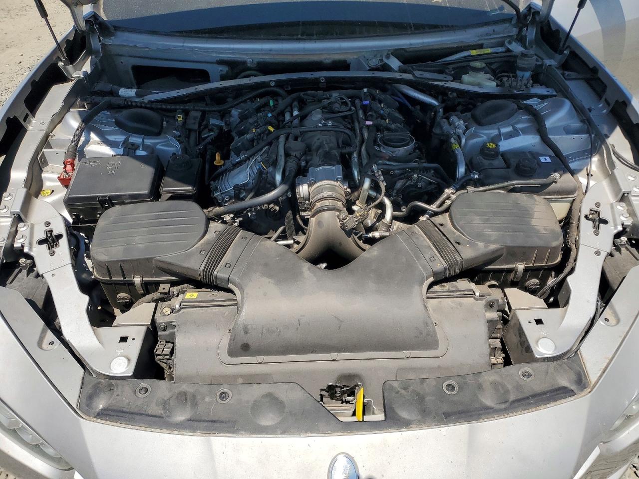 2015 Maserati Ghibli S Silver vin: ZAM57RTA3F1153450