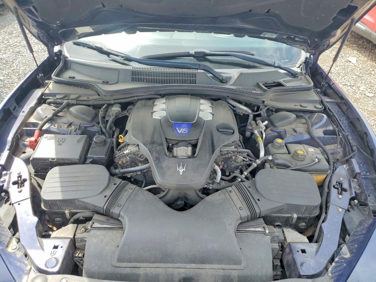 2014 Maserati Ghibli S Blue vin: ZAM57RTA4E1087750